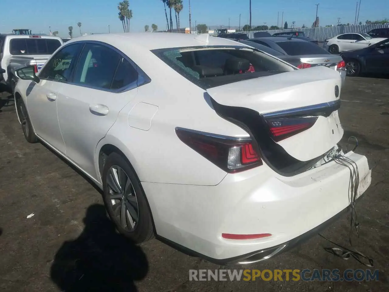 3 fotografías del automóvil dañado 58ADZ1B13LU057278 LEXUS ES350 2020