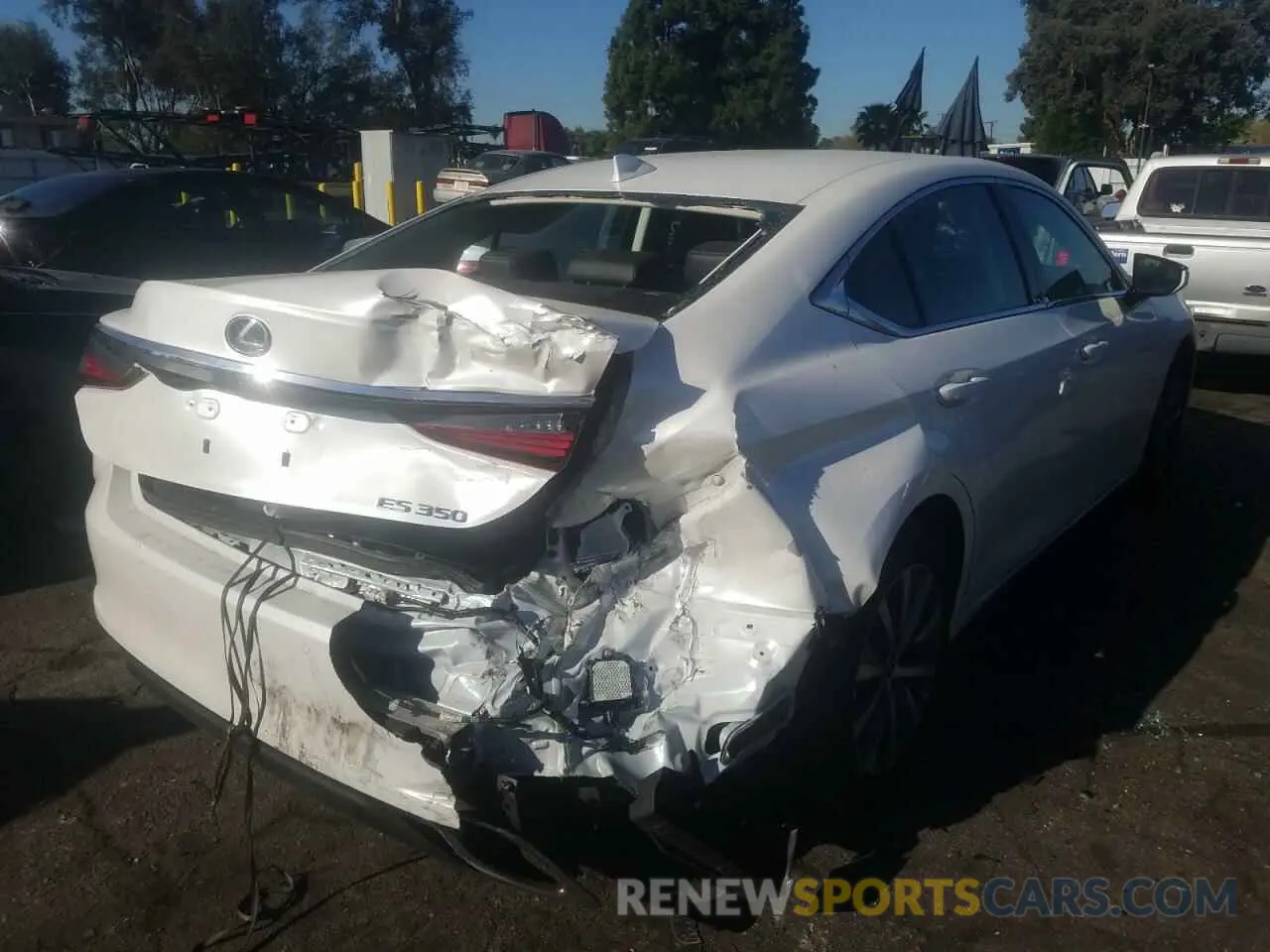 4 fotografías del automóvil dañado 58ADZ1B13LU057278 LEXUS ES350 2020