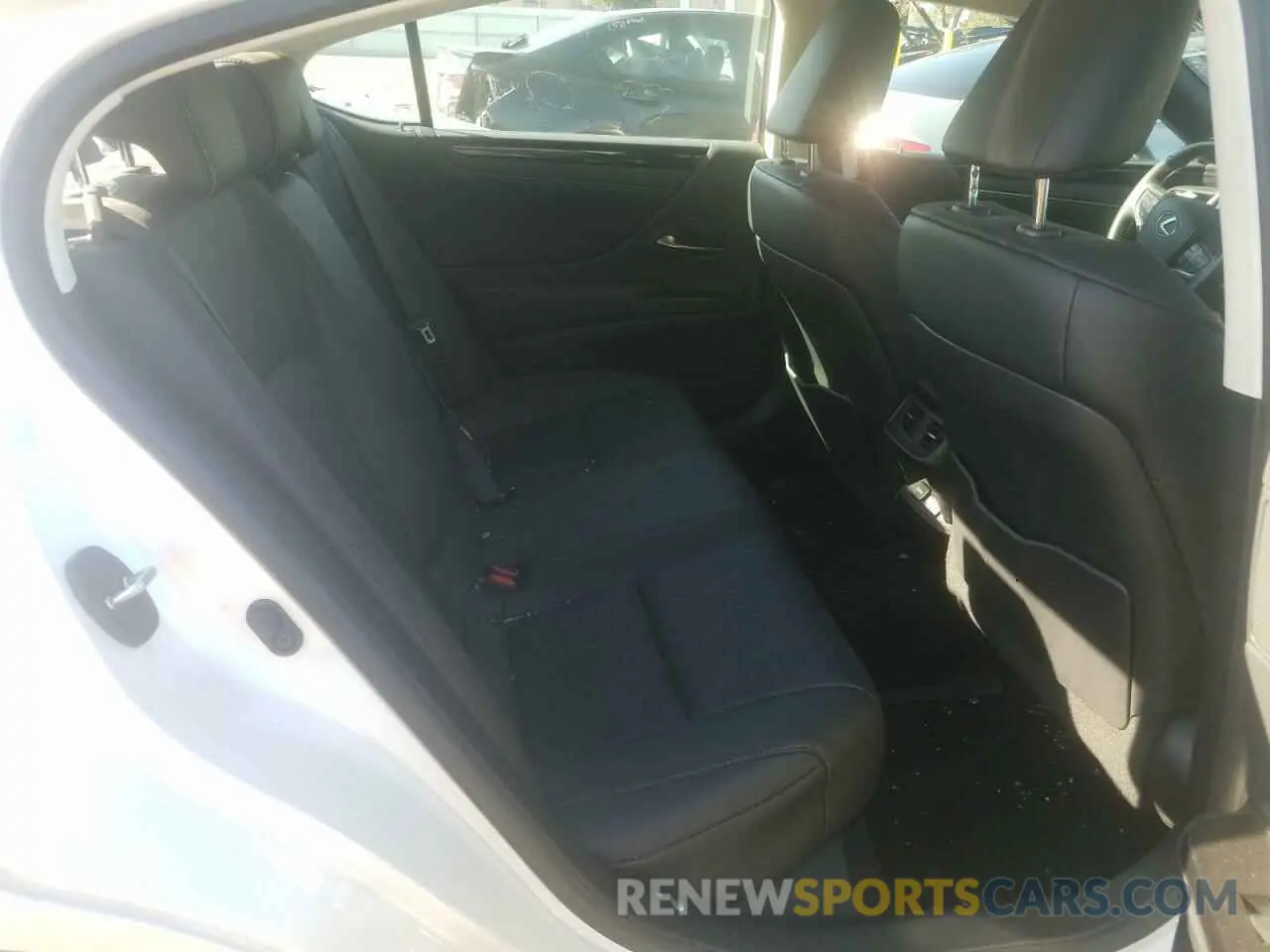 6 fotografías del automóvil dañado 58ADZ1B13LU057278 LEXUS ES350 2020