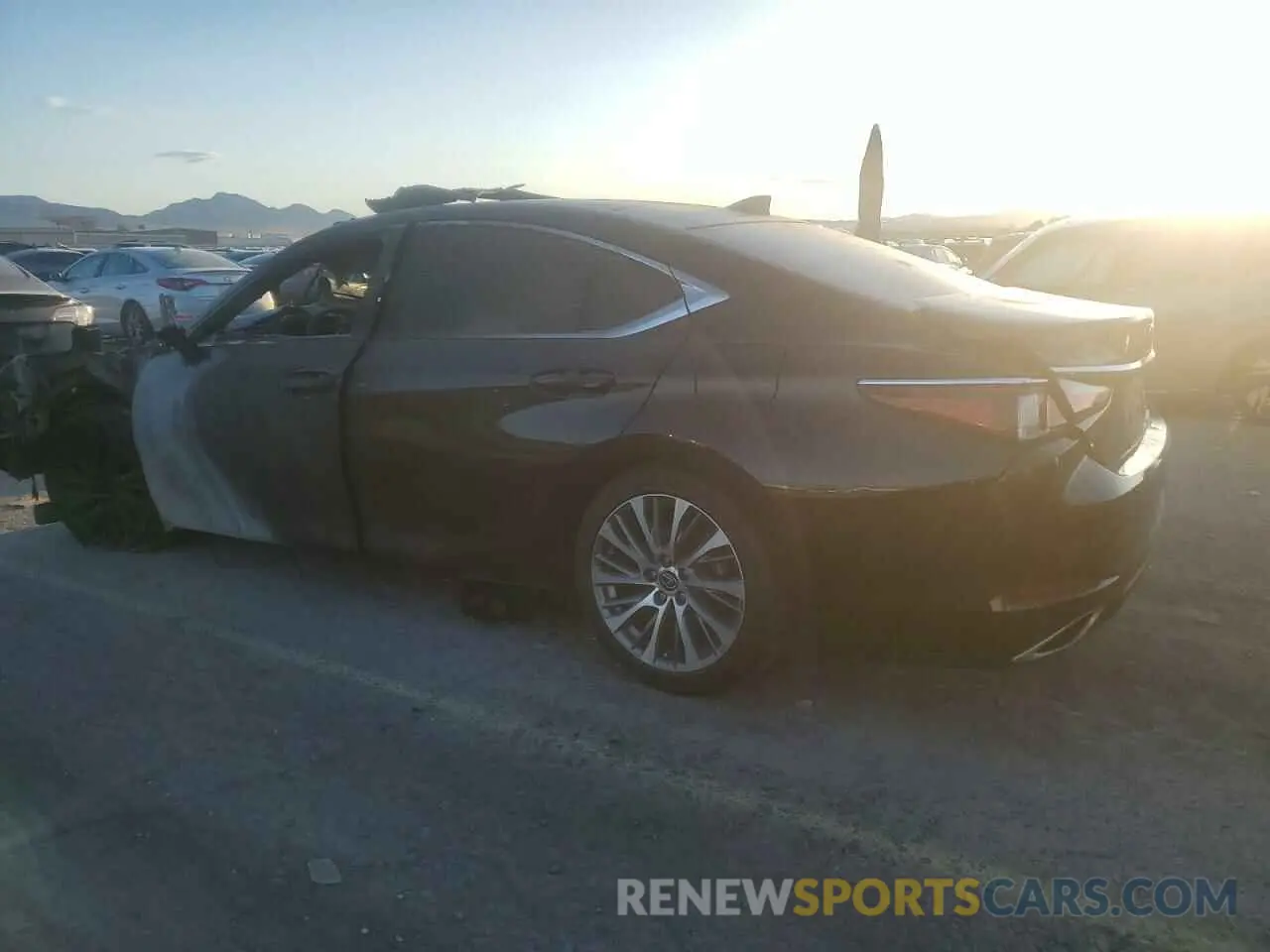 2 fotografías del automóvil dañado 58ADZ1B14LU056737 LEXUS ES350 2020