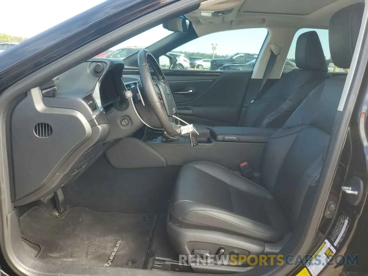 7 fotografías del automóvil dañado 58ADZ1B16LU070039 LEXUS ES350 2020