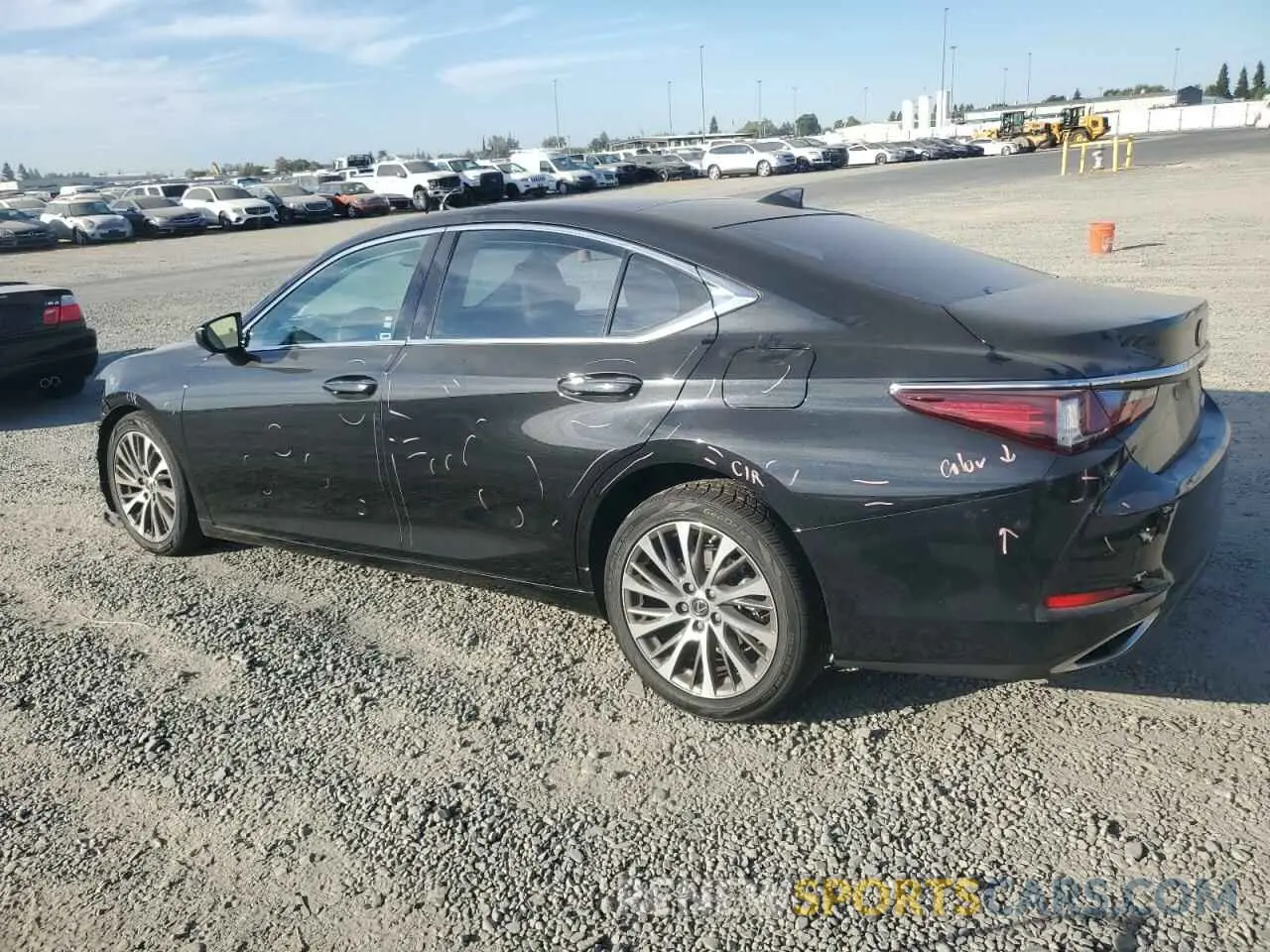 2 fotografías del automóvil dañado 58ADZ1B18LU051508 LEXUS ES350 2020