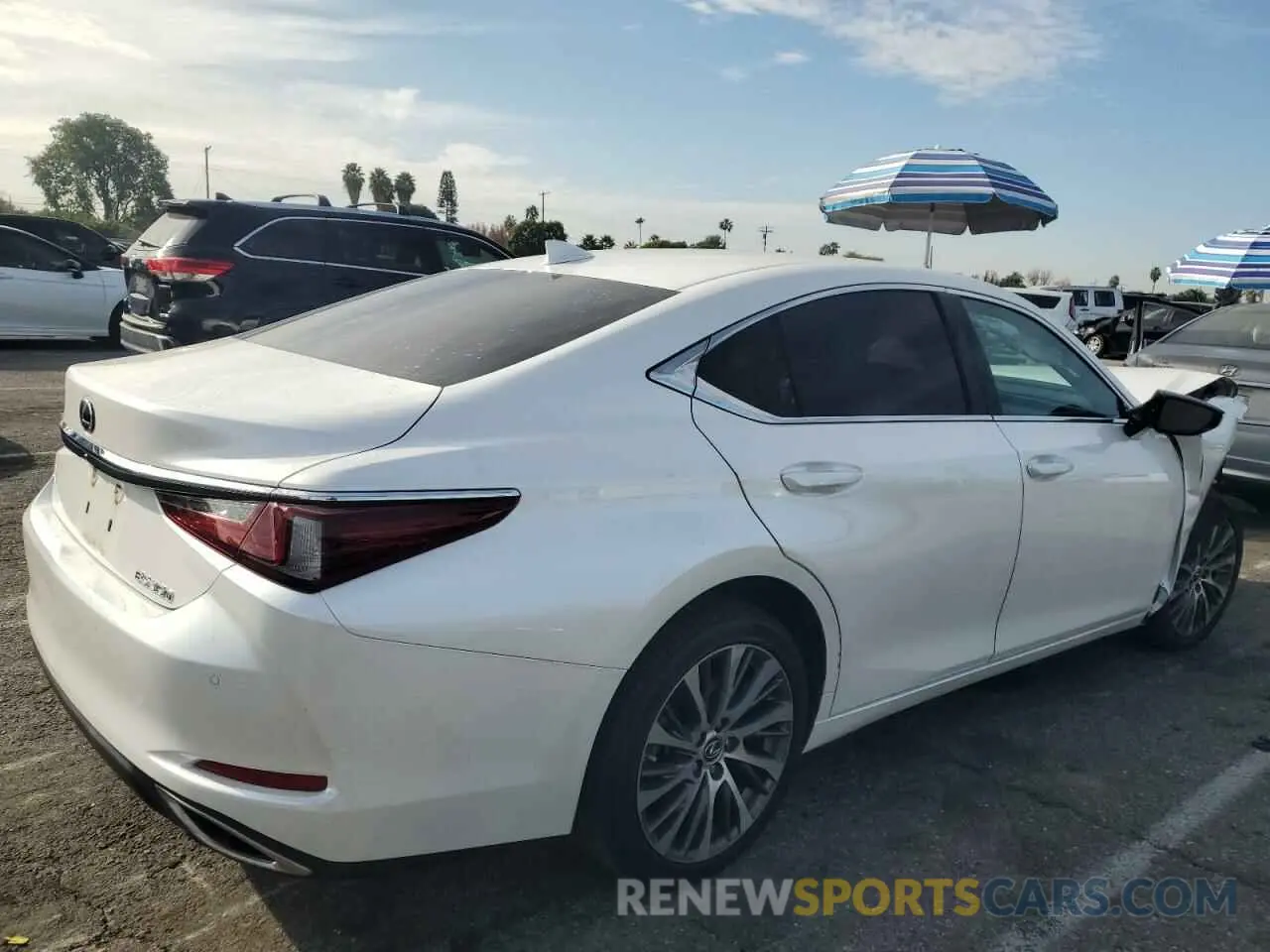 3 fotografías del automóvil dañado 58ADZ1B19LU056023 LEXUS ES350 2020