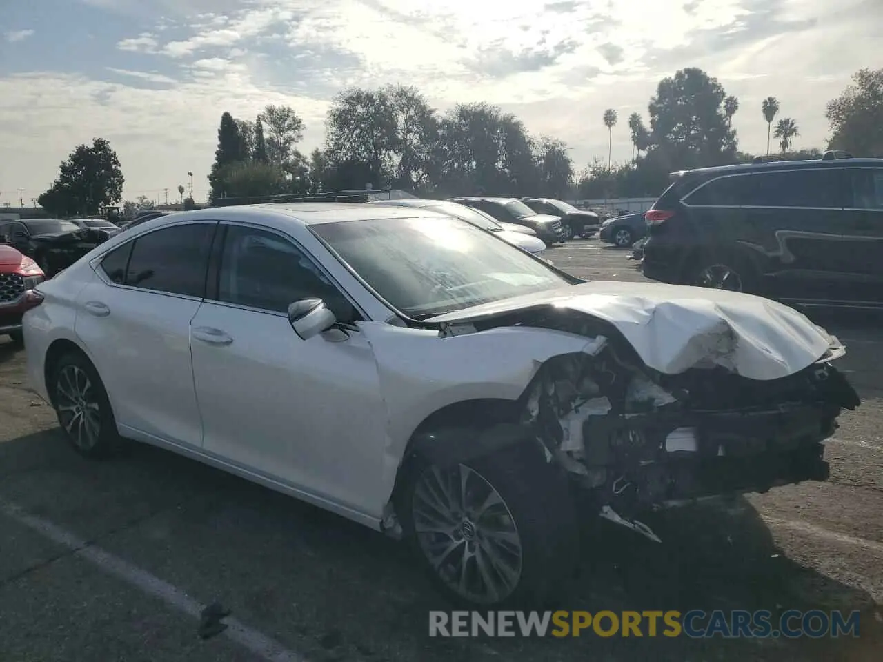 4 fotografías del automóvil dañado 58ADZ1B19LU056023 LEXUS ES350 2020