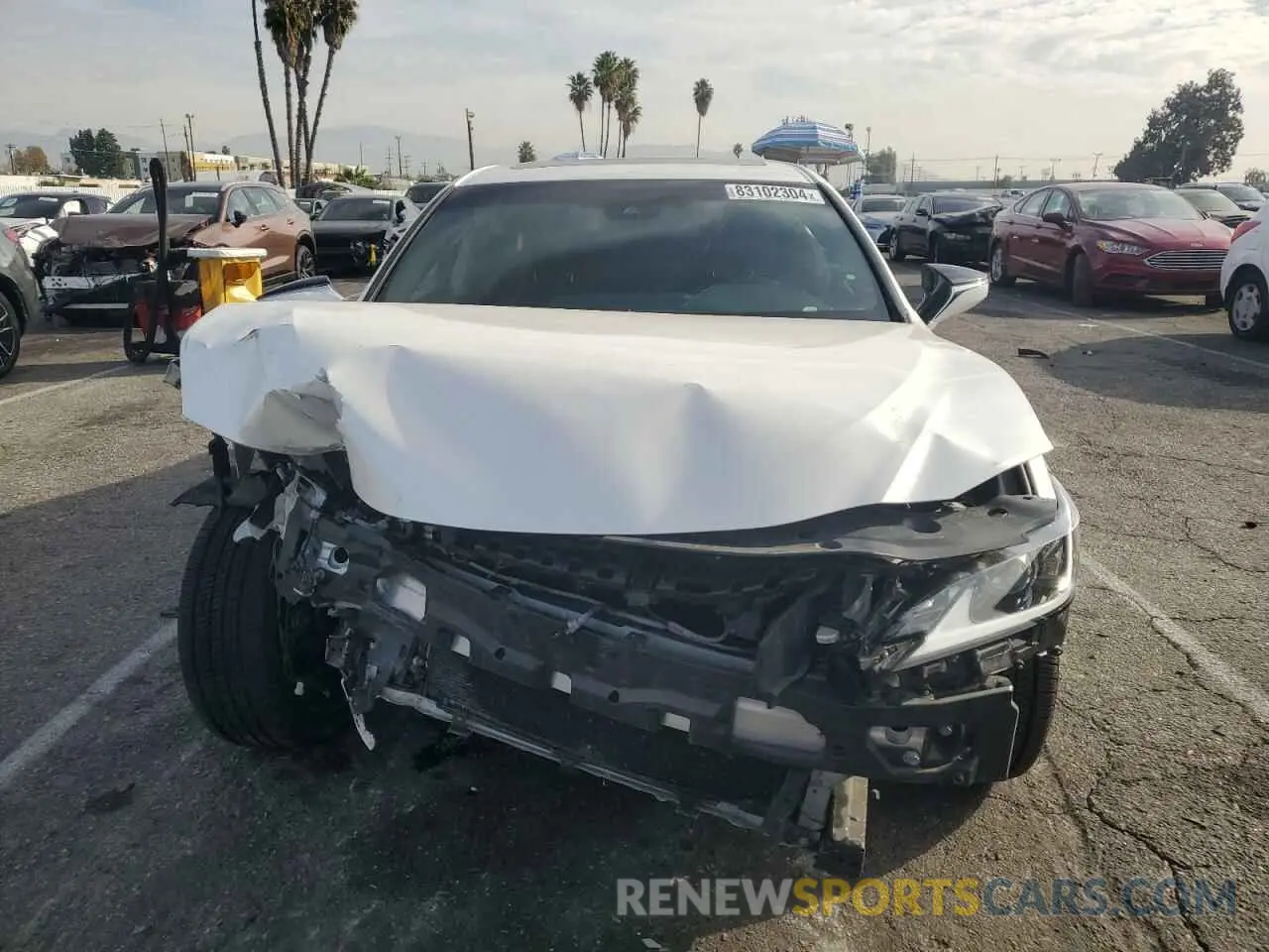 5 fotografías del automóvil dañado 58ADZ1B19LU056023 LEXUS ES350 2020