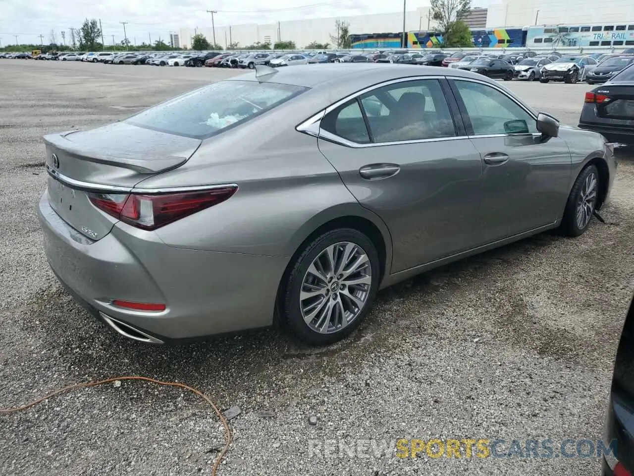 3 fotografías del automóvil dañado 58ADZ1B1XLU075504 LEXUS ES350 2020
