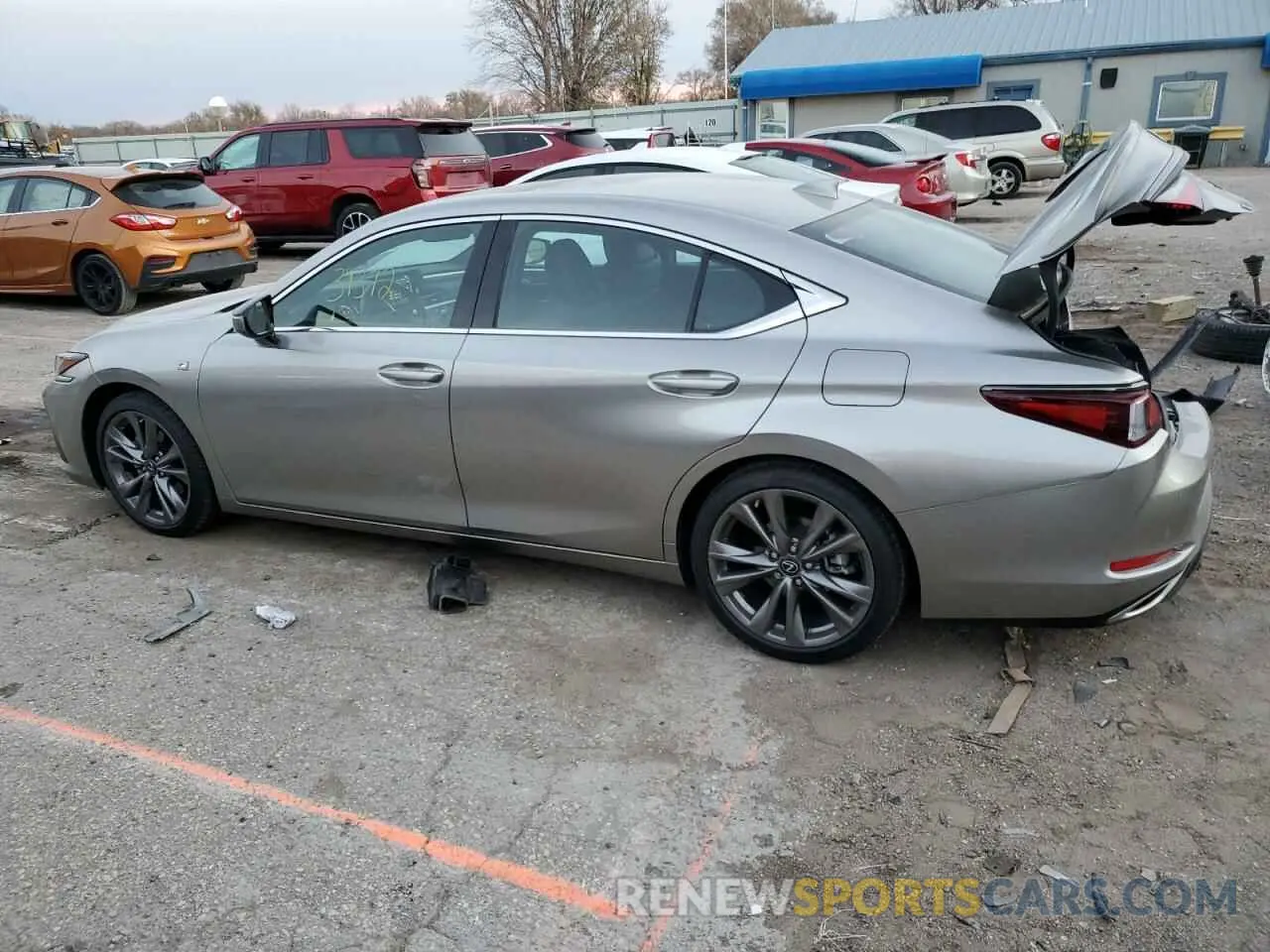 2 fotografías del automóvil dañado 58AGZ1B15LU060499 LEXUS ES350 2020