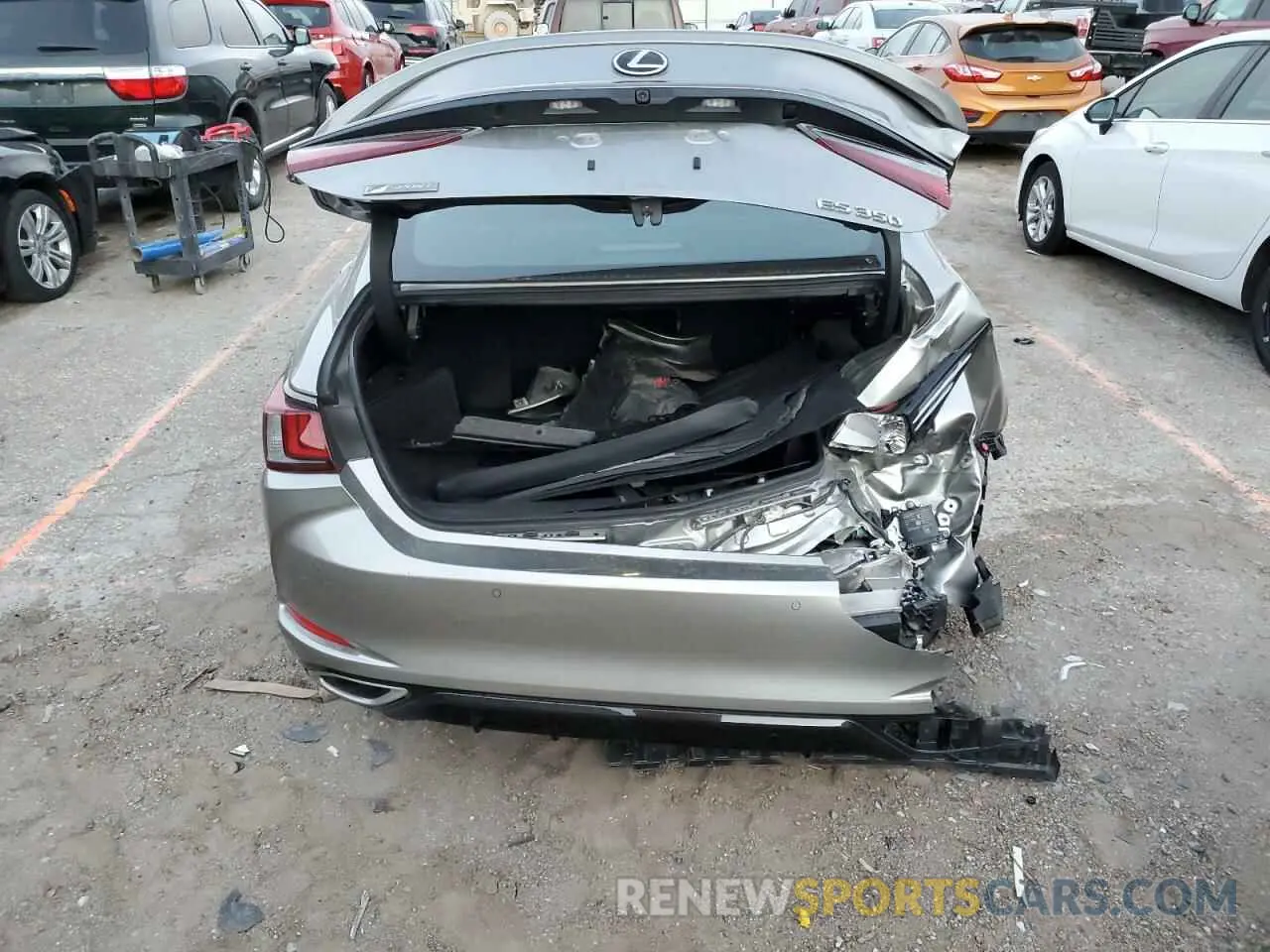 6 fotografías del automóvil dañado 58AGZ1B15LU060499 LEXUS ES350 2020