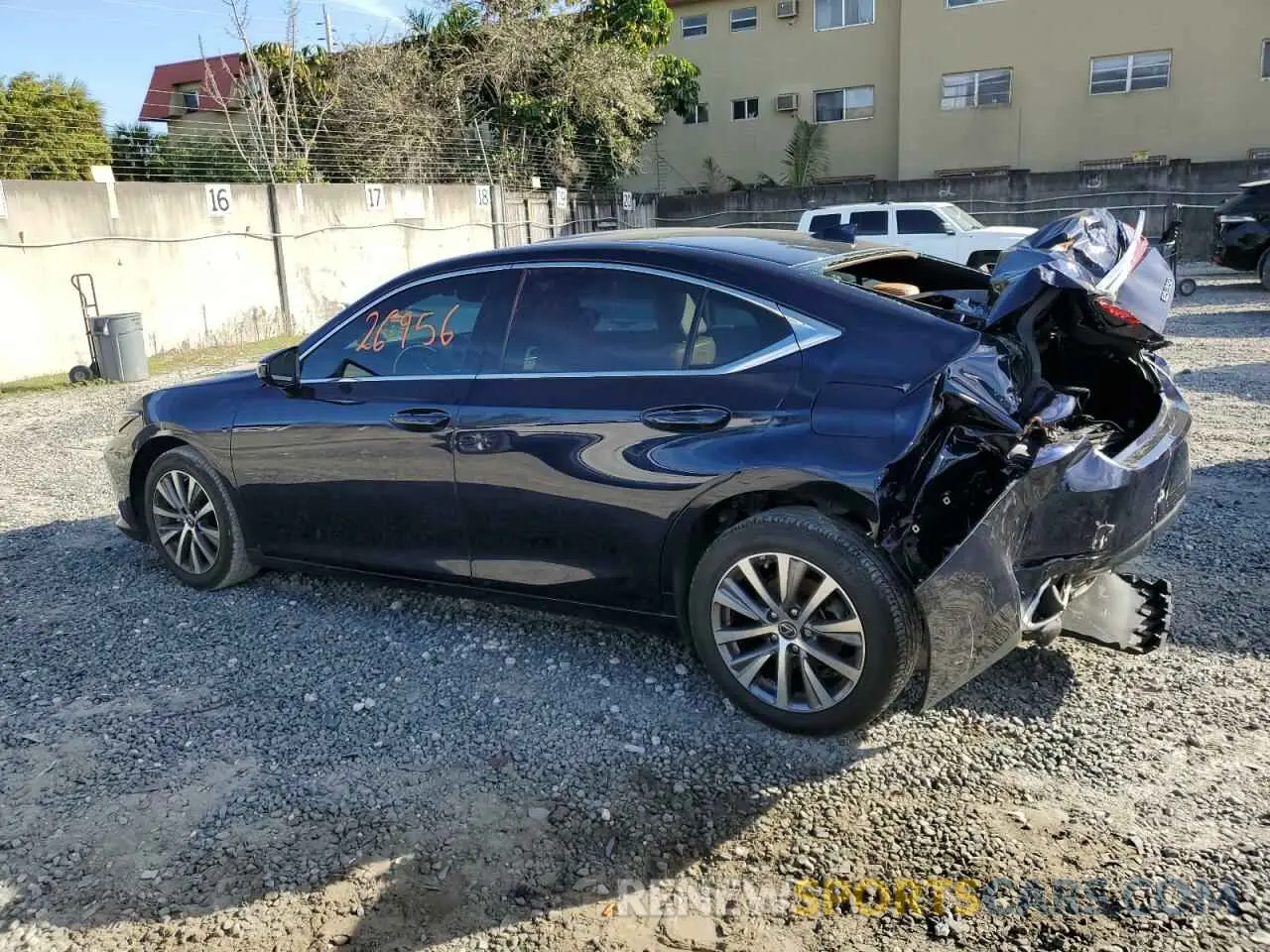 2 fotografías del automóvil dañado 58ACZ1B10MU103159 LEXUS ES350 2021