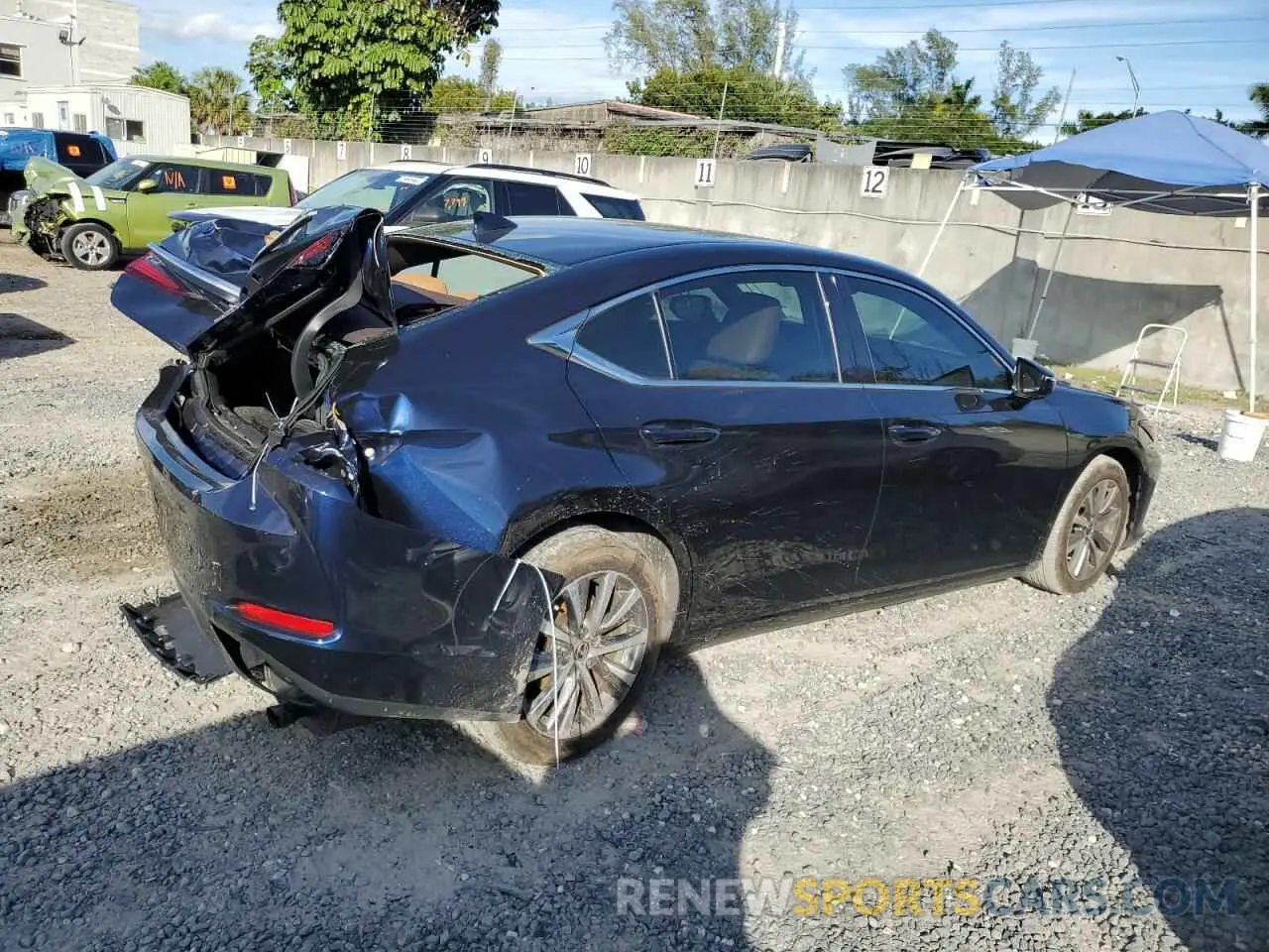 3 fotografías del automóvil dañado 58ACZ1B10MU103159 LEXUS ES350 2021
