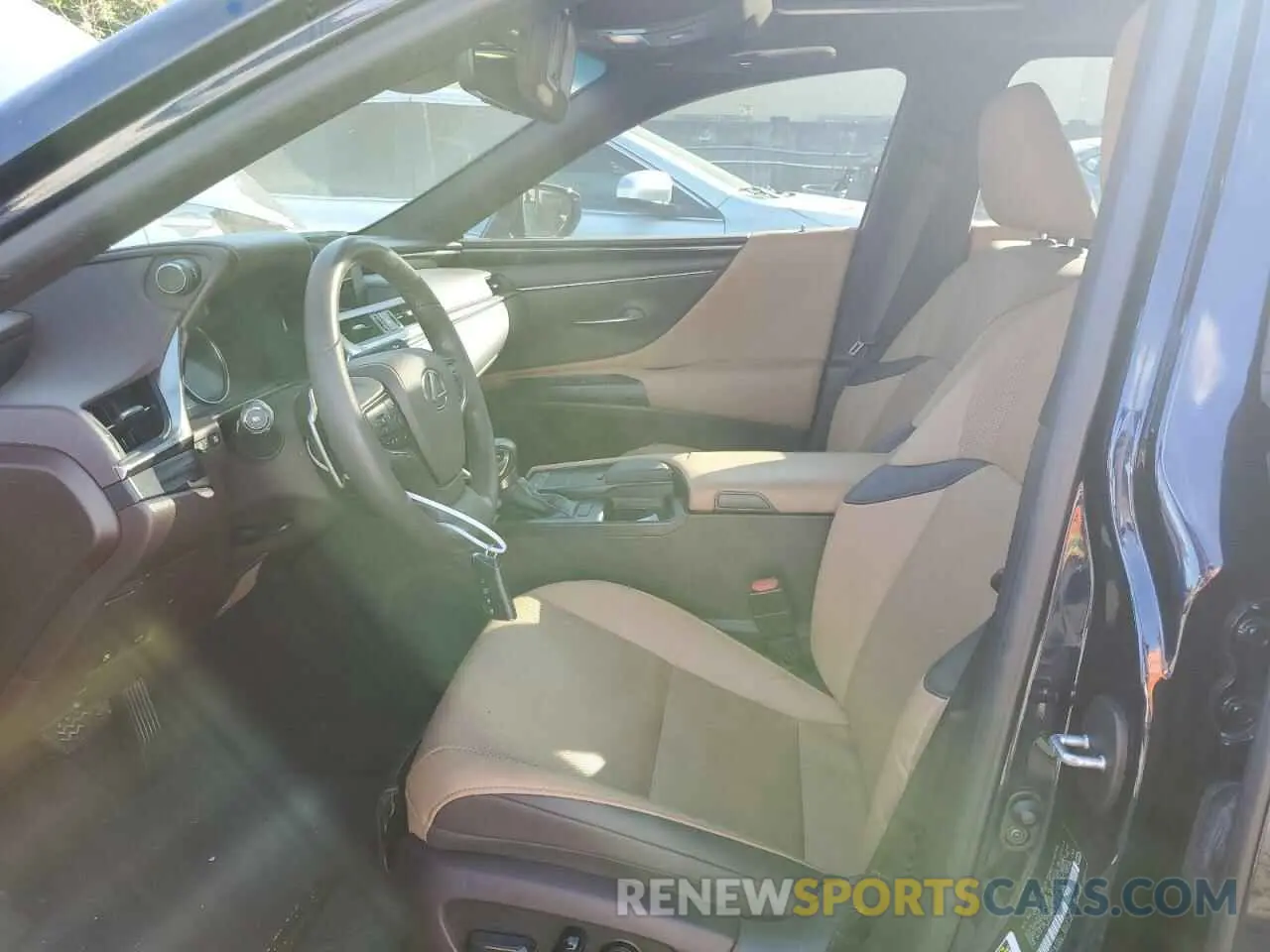 7 fotografías del automóvil dañado 58ACZ1B10MU103159 LEXUS ES350 2021