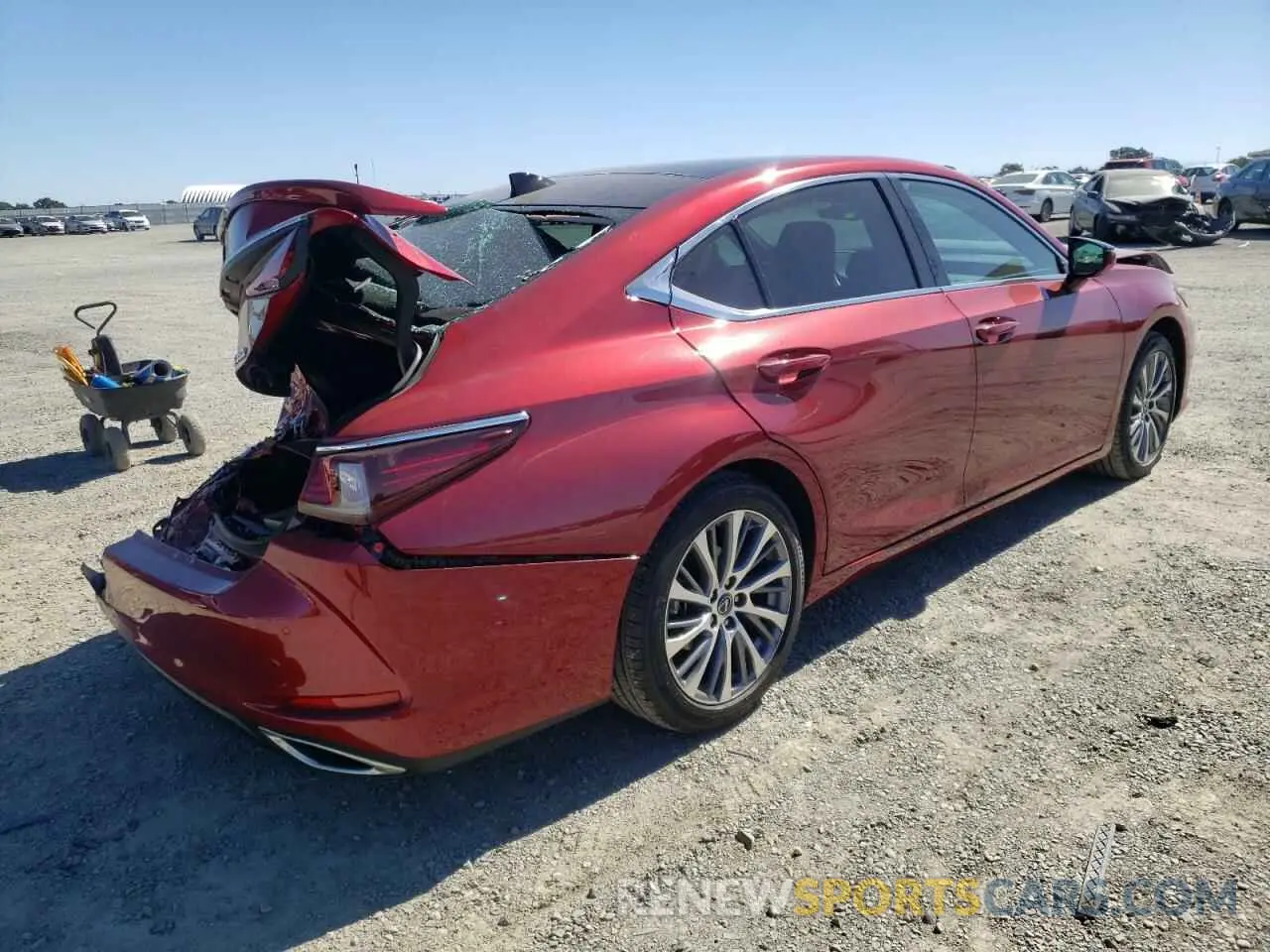 4 fotografías del automóvil dañado 58ADZ1B11MU100324 LEXUS ES350 2021