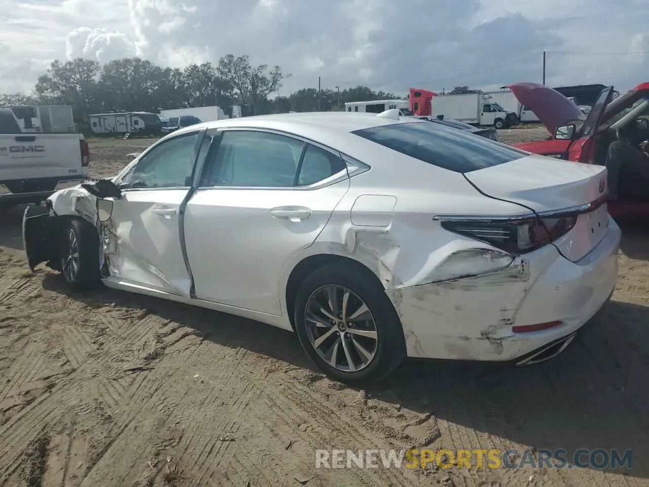 2 fotografías del automóvil dañado 58ADZ1B13MU103208 LEXUS ES350 2021