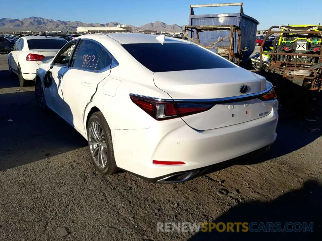 3 fotografías del automóvil dañado 58ADZ1B14MU090243 LEXUS ES350 2021