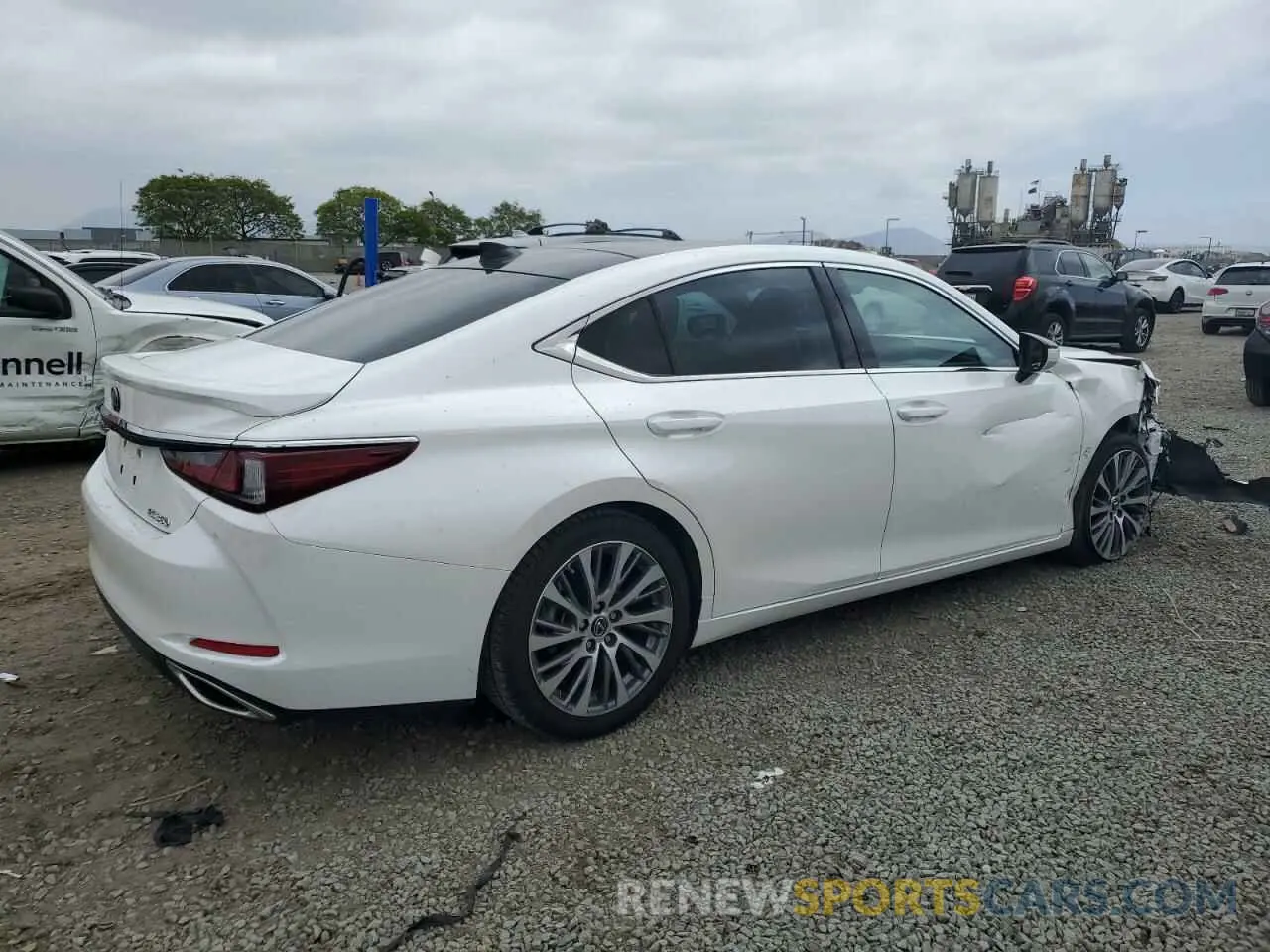 3 fotografías del automóvil dañado 58ADZ1B15MU098190 LEXUS ES350 2021