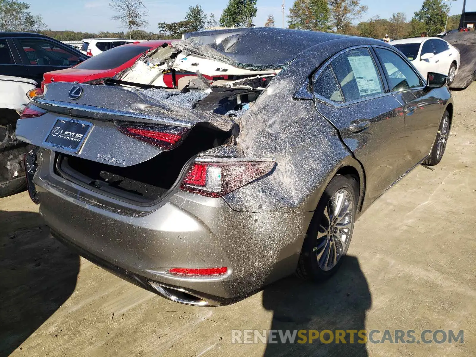 4 fotografías del automóvil dañado 58ADZ1B18MU107190 LEXUS ES350 2021