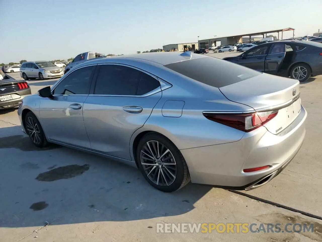 2 fotografías del automóvil dañado 58ADZ1B13NU117529 LEXUS ES350 2022