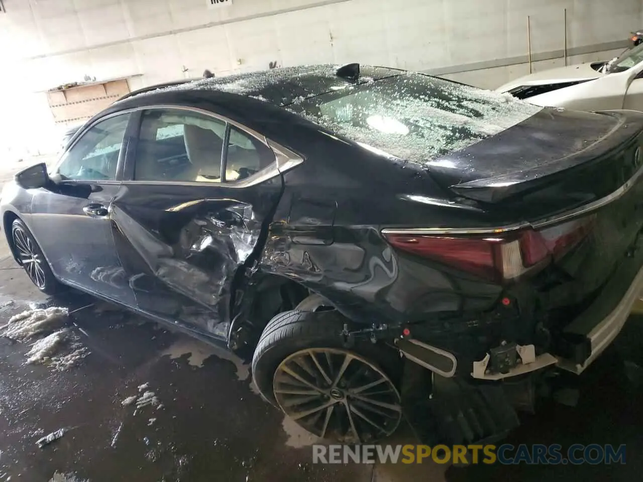 2 fotografías del automóvil dañado 58ADZ1B18NU124394 LEXUS ES350 2022