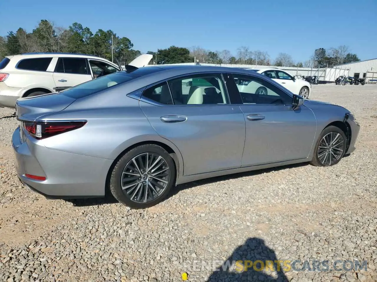 3 fotografías del automóvil dañado 58ADZ1B18NU135301 LEXUS ES350 2022