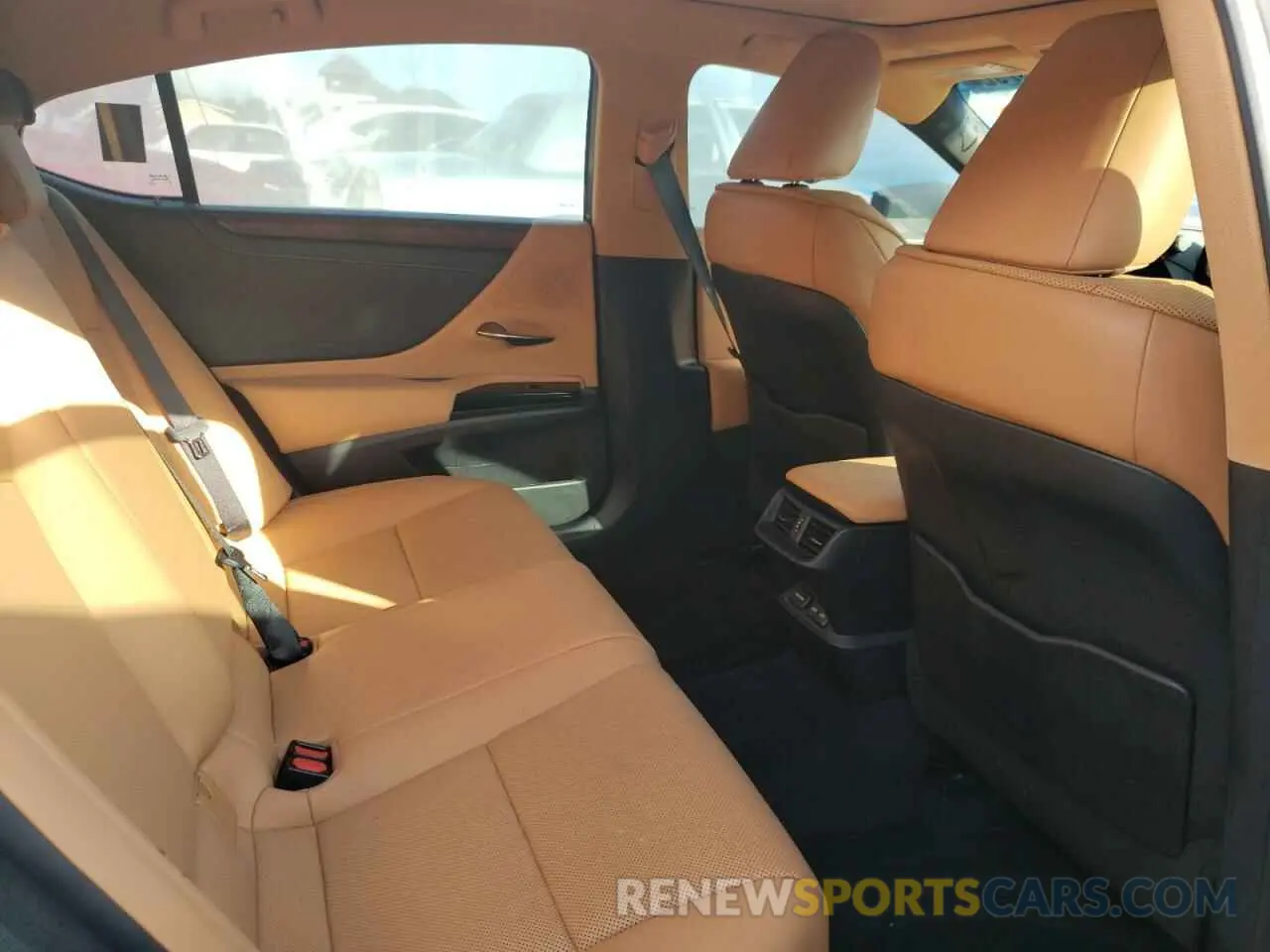 6 fotografías del automóvil dañado 58ADZ1B19NU121939 LEXUS ES350 2022