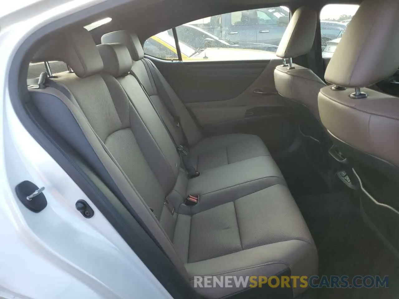 10 fotografías del automóvil dañado 58ADZ1B19NU138515 LEXUS ES350 2022