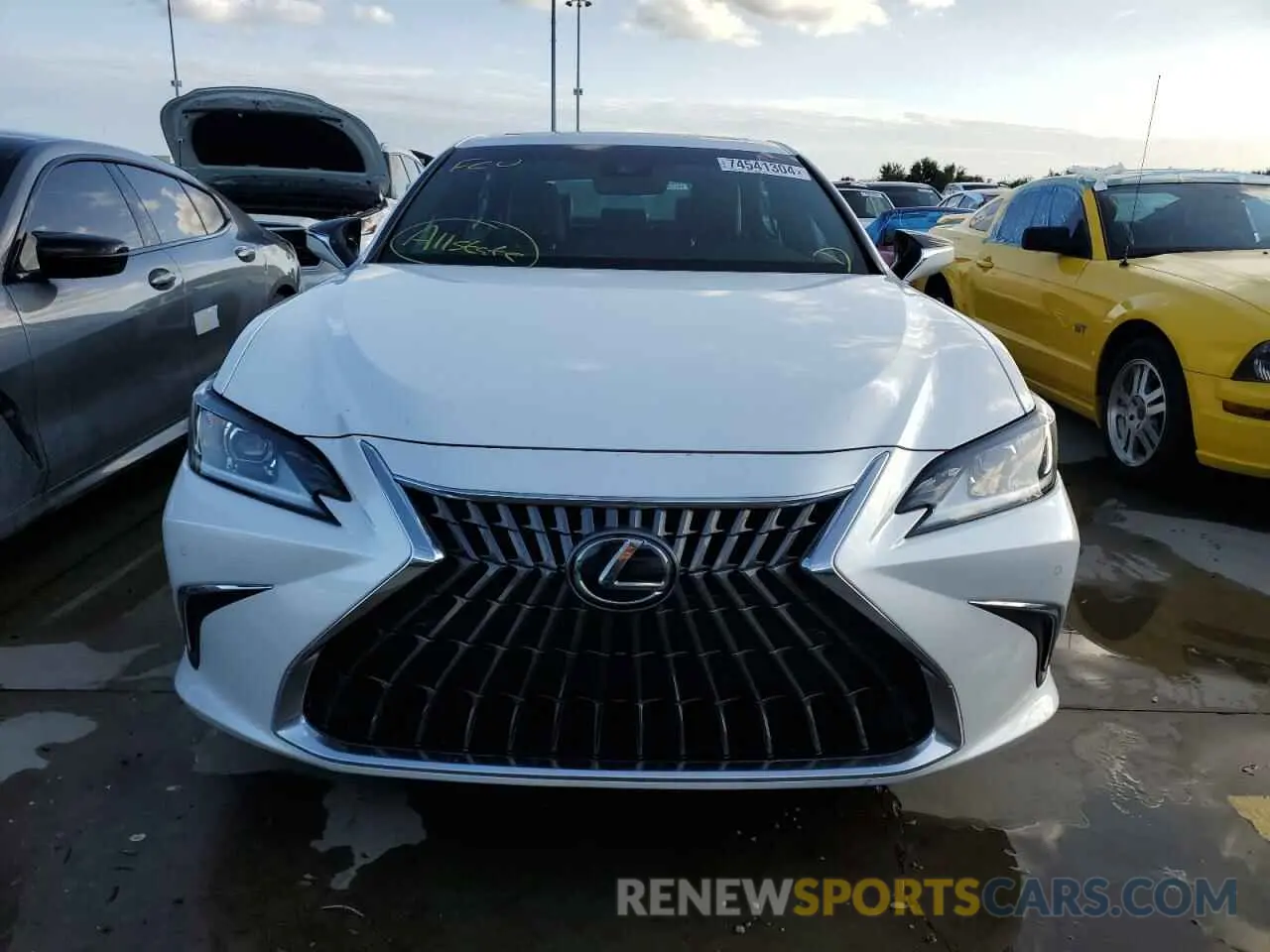 5 fotografías del automóvil dañado 58ADZ1B19NU138515 LEXUS ES350 2022