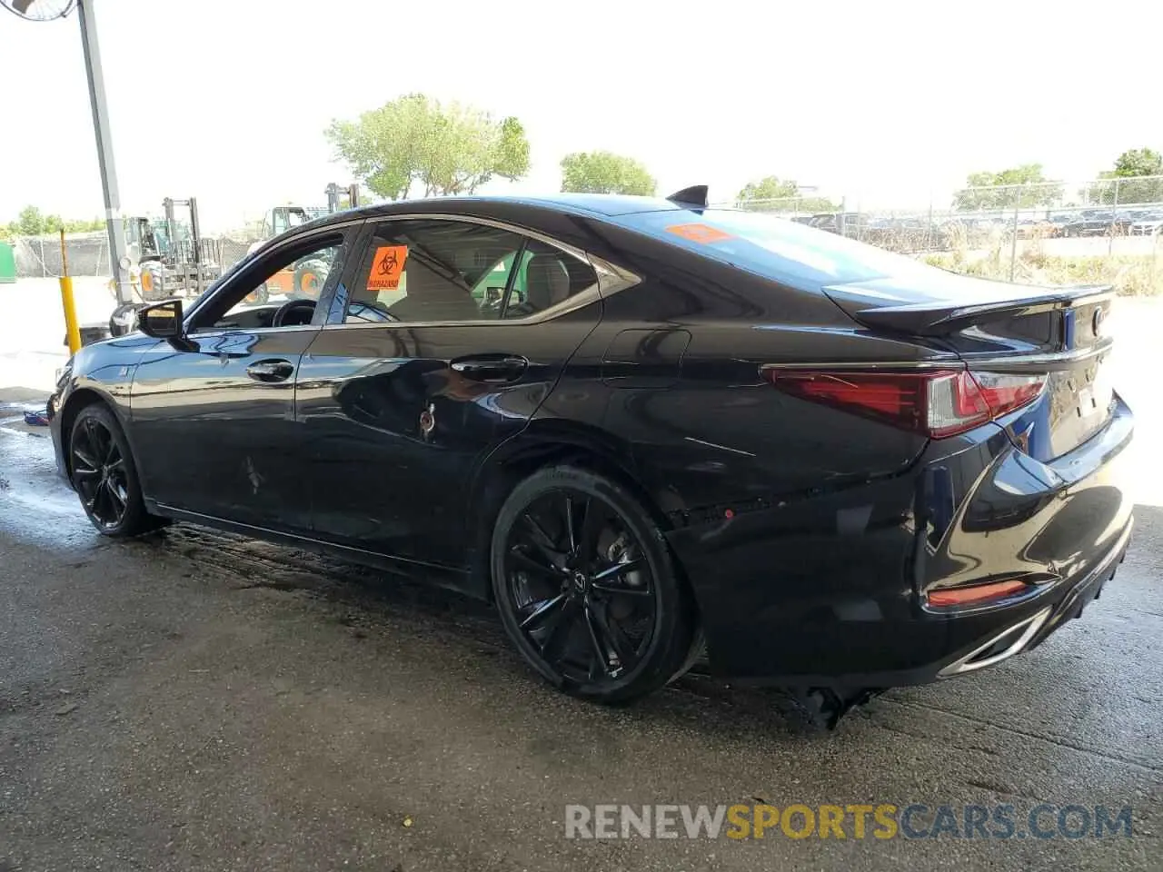 2 fotografías del automóvil dañado 58AGZ1B13NU119598 LEXUS ES350 2022
