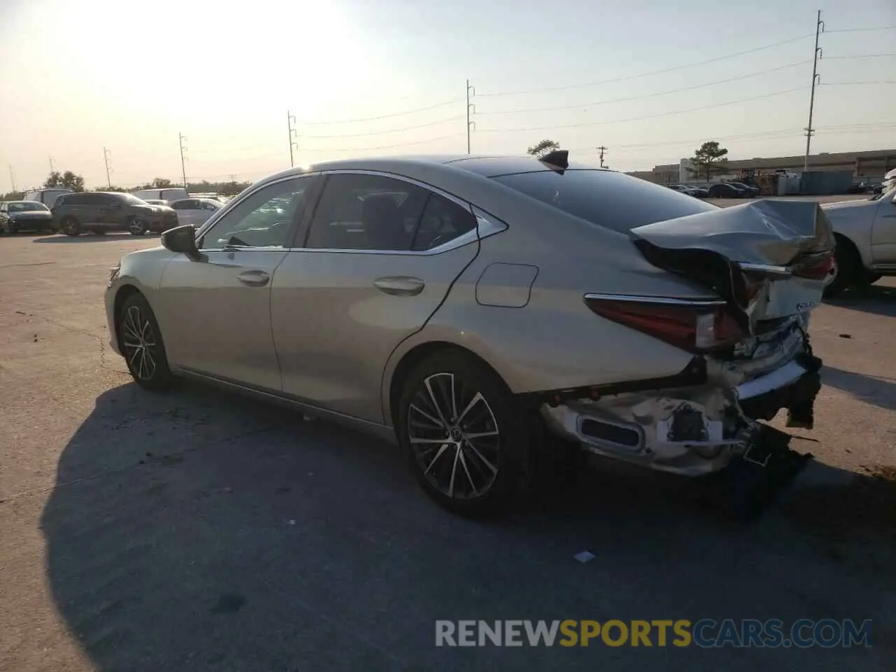 2 fotografías del automóvil dañado 58ADZ1B15PU156982 LEXUS ES350 2023