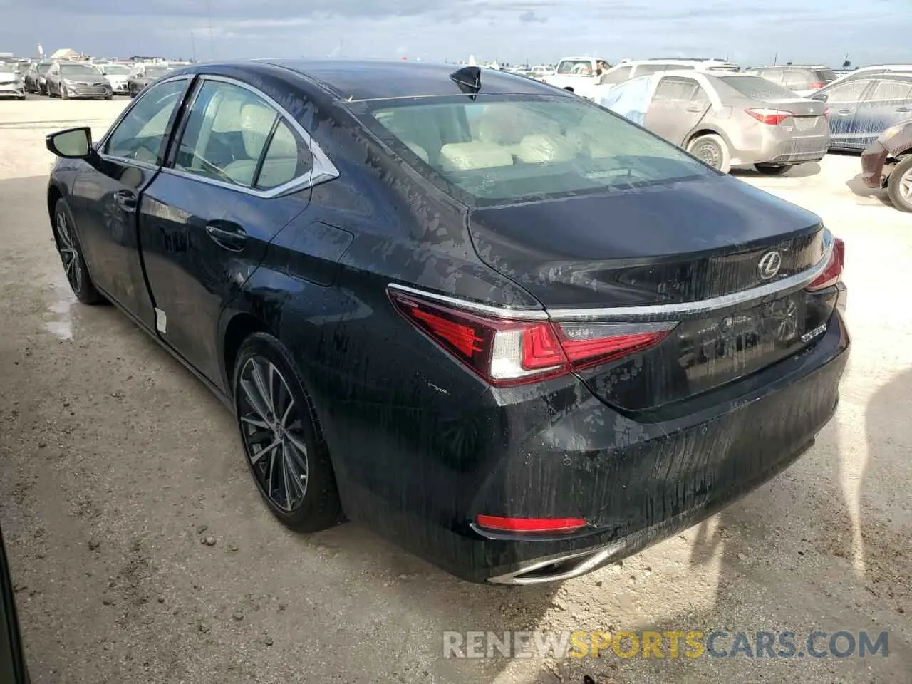 2 fotografías del automóvil dañado 58ADZ1B12RU169143 LEXUS ES350 2024