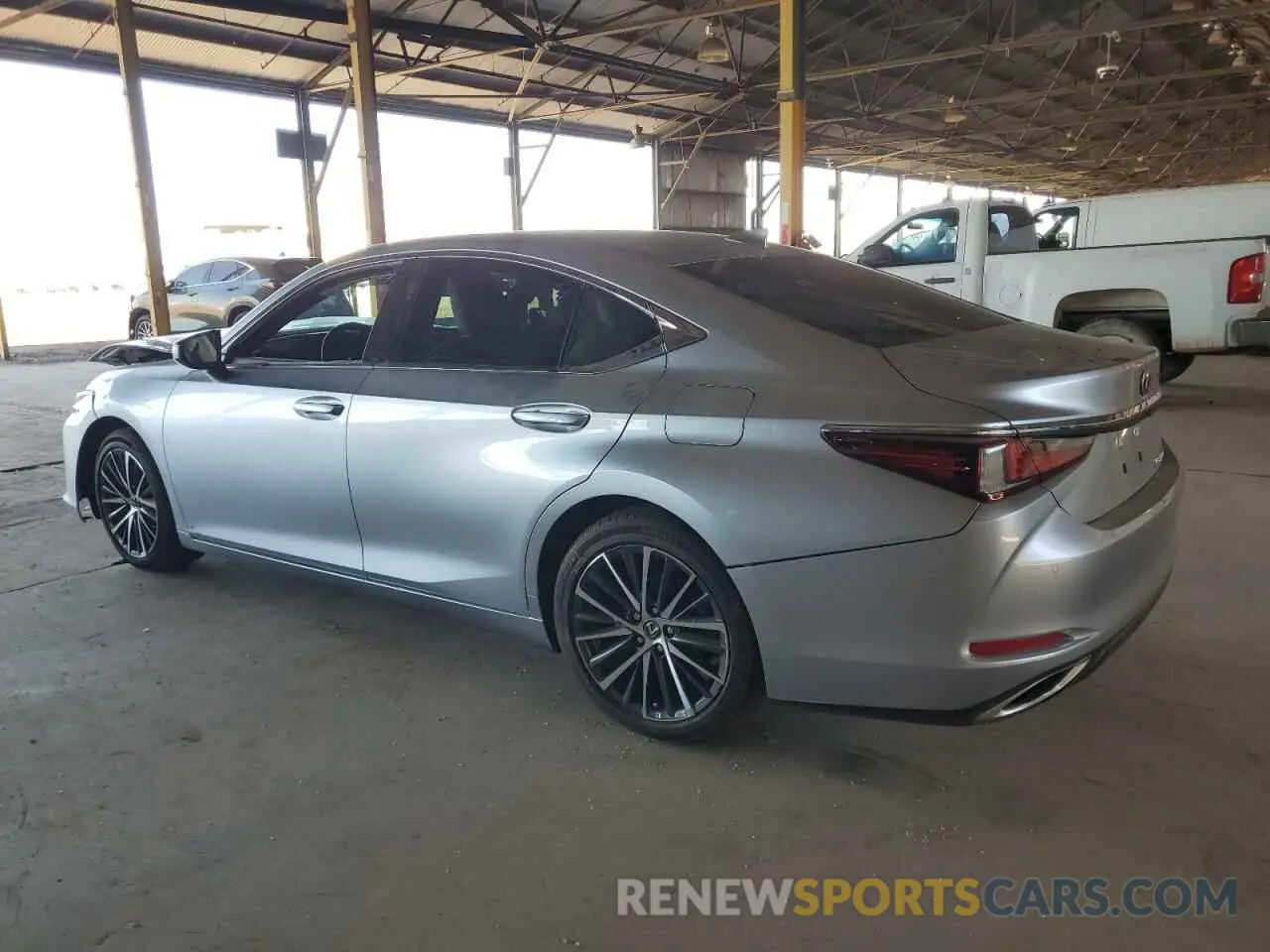 2 fotografías del automóvil dañado 58ADZ1B13RU161116 LEXUS ES350 2024