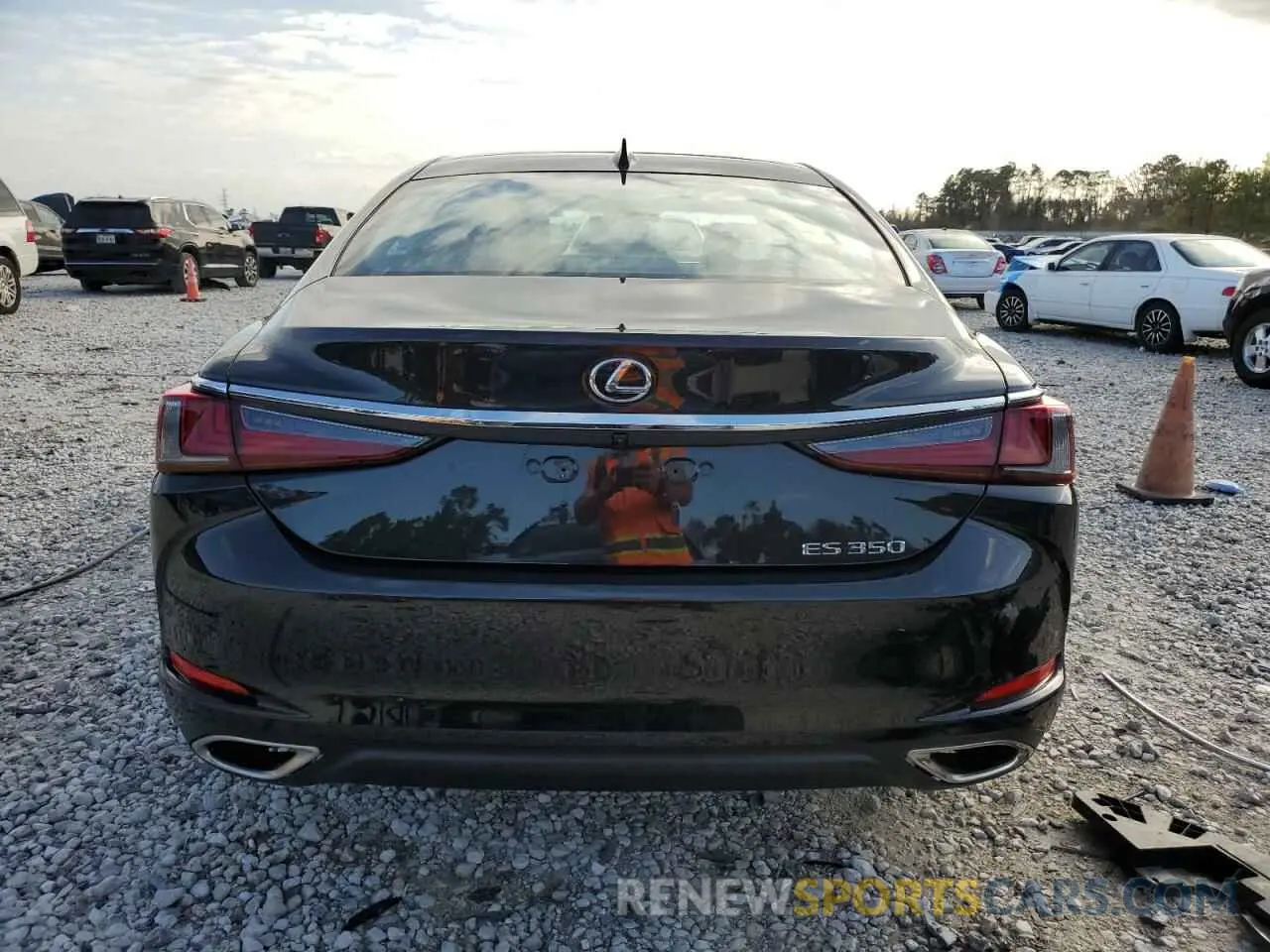 6 fotografías del automóvil dañado 58ADZ1B17RU166500 LEXUS ES350 2024