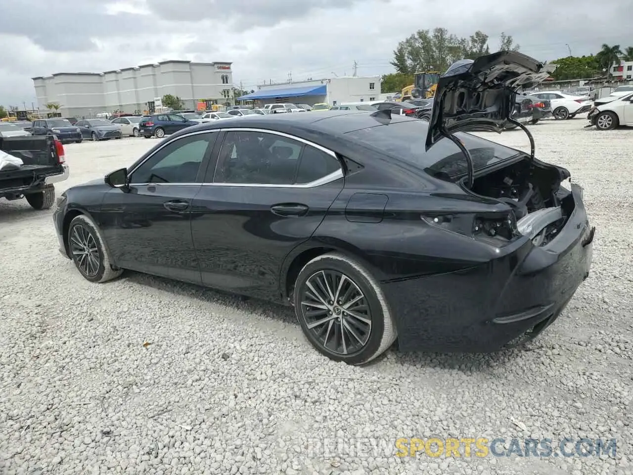 2 fotografías del automóvil dañado 58ADZ1B18RU162200 LEXUS ES350 2024