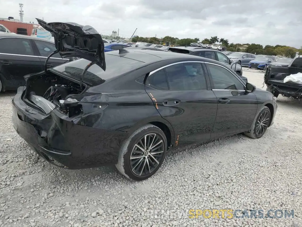 3 fotografías del automóvil dañado 58ADZ1B18RU162200 LEXUS ES350 2024