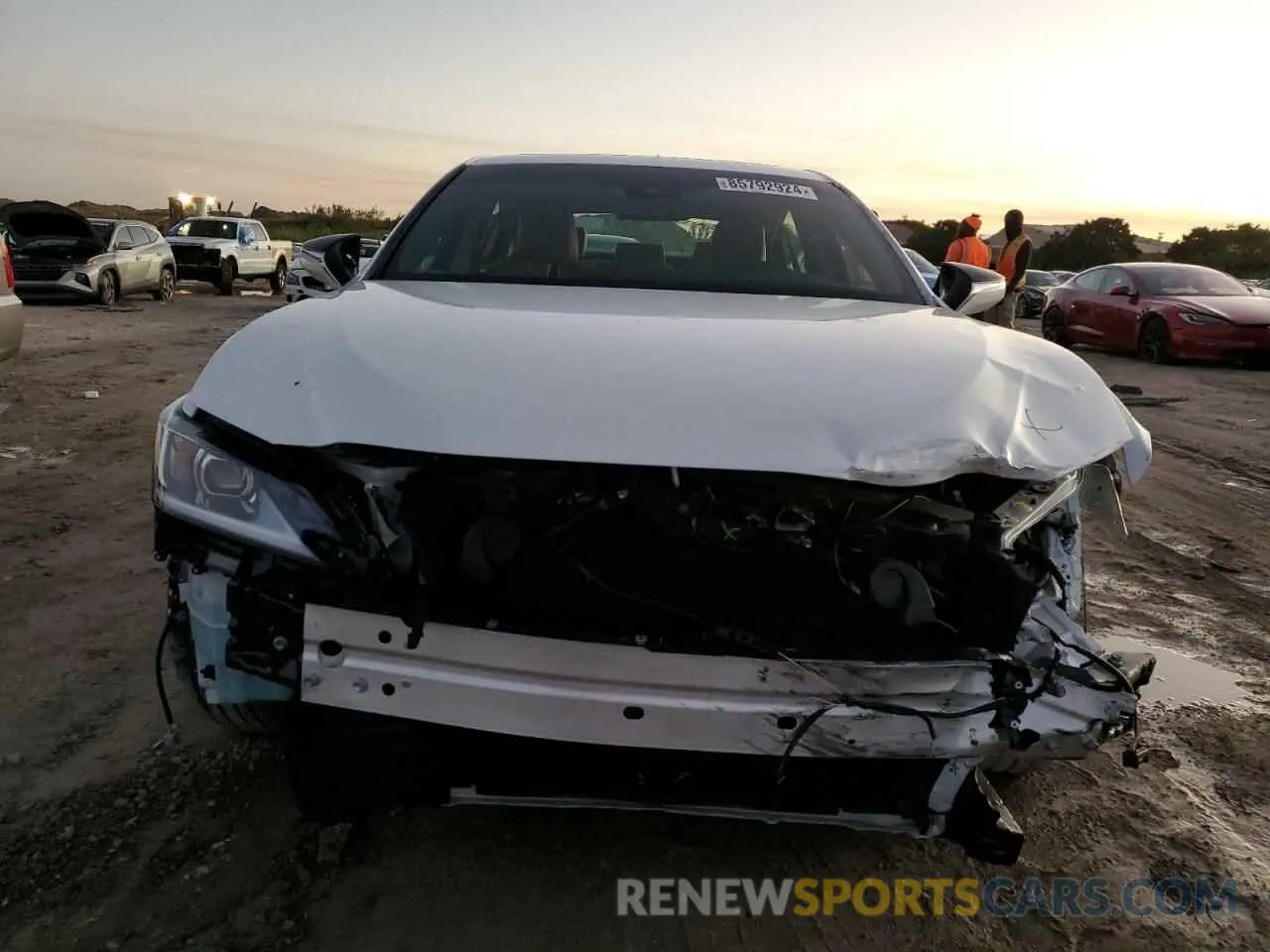 5 fotografías del automóvil dañado 58ADZ1B19RU169656 LEXUS ES350 2024