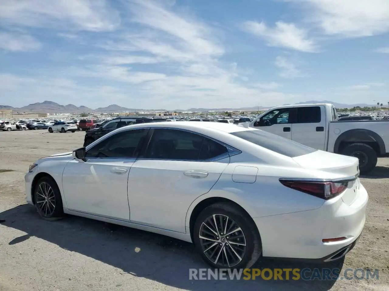 2 fotografías del automóvil dañado 58ADZ1B1XRU183940 LEXUS ES350 2024