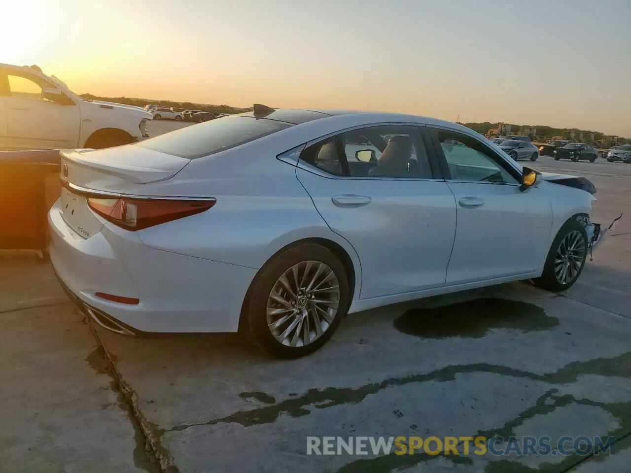 3 fotografías del automóvil dañado 58AFZ1B14RU174255 LEXUS ES350 2024