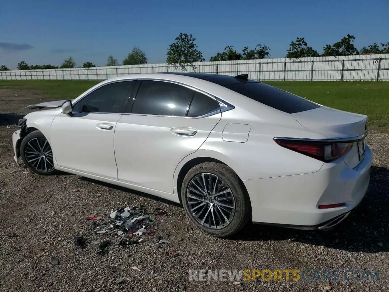 2 fotografías del automóvil dañado 58ADZ1B1XSU188240 LEXUS ES350 2025