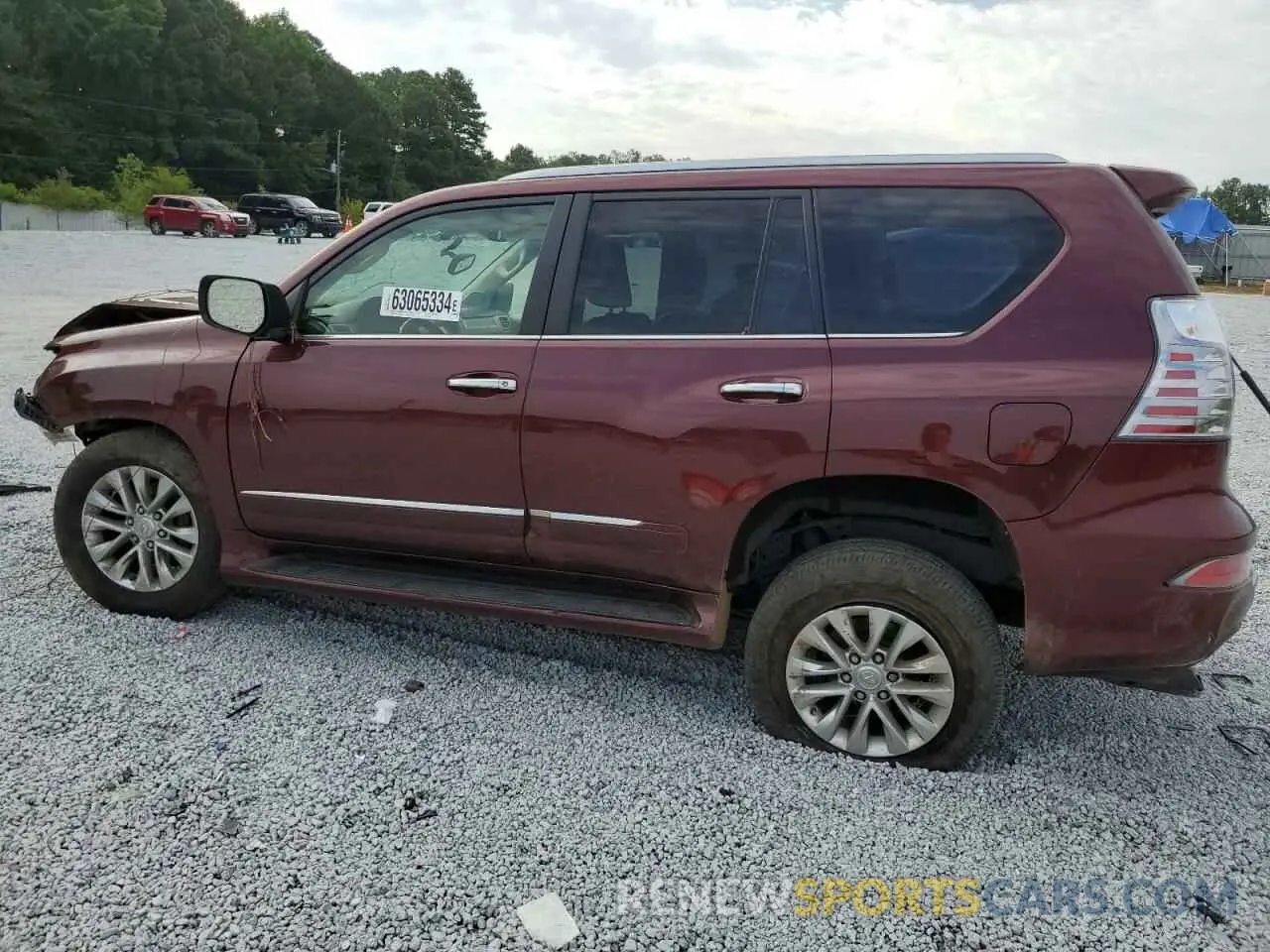 2 fotografías del automóvil dañado JTJBM7FX4F5108513 LEXUS GX 2015