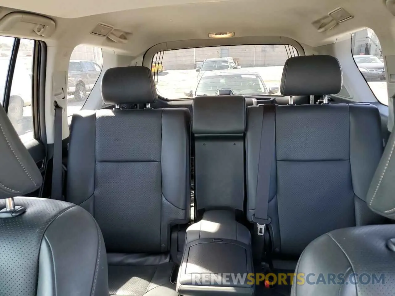 10 fotografías del automóvil dañado JTJJM7FX3K5232990 LEXUS GX 2019