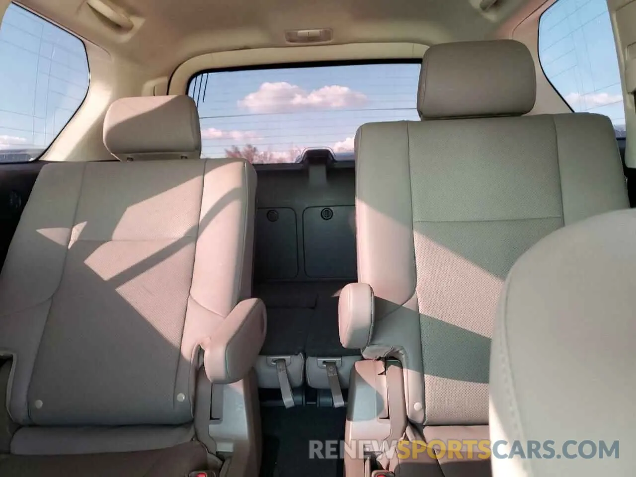 10 fotografías del automóvil dañado JTJAM7BX9M5298095 LEXUS GX 2021