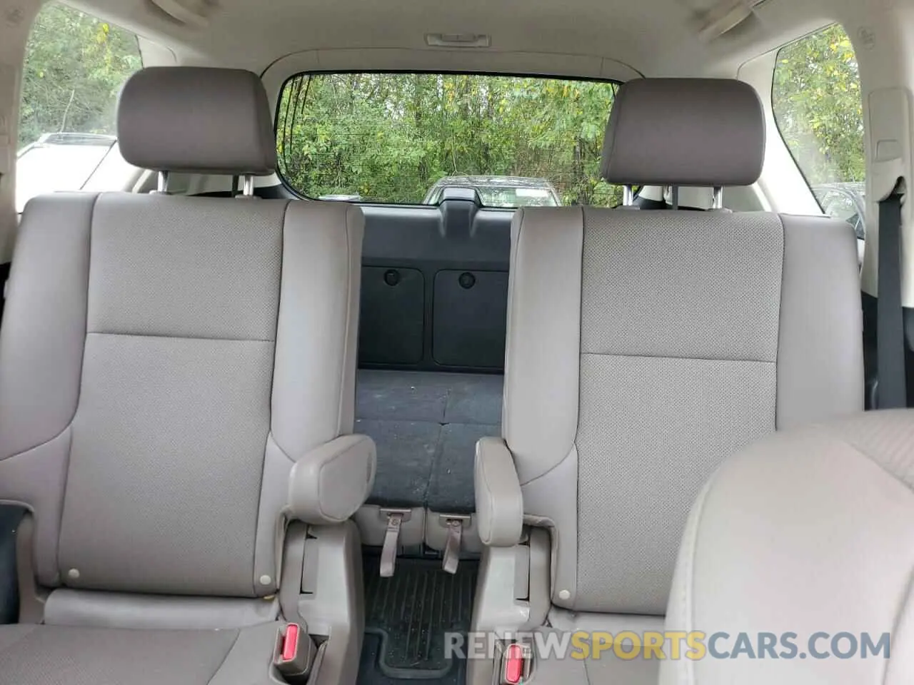 10 fotografías del automóvil dañado JTJAM7BX8N5326034 LEXUS GX 2022