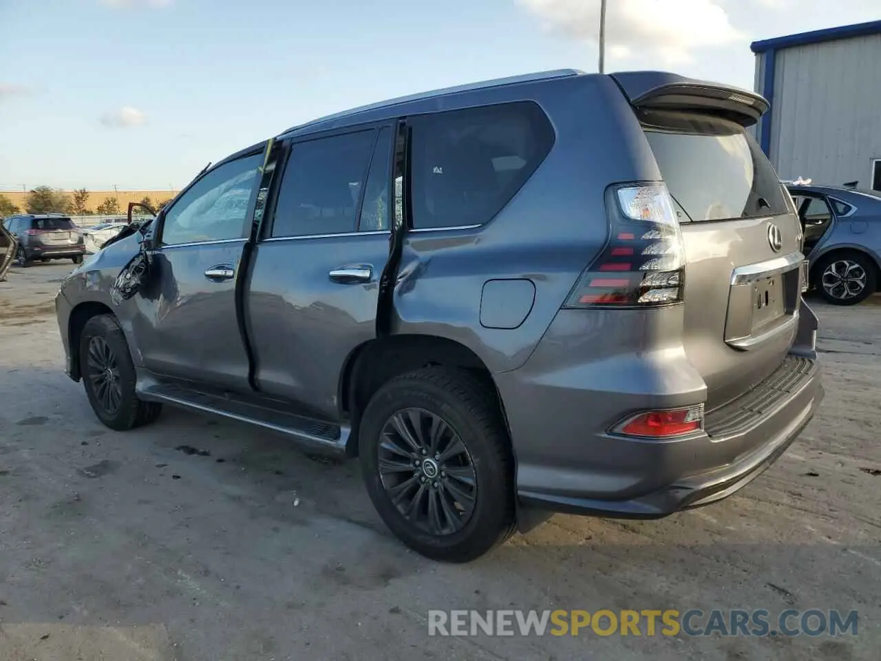 2 fotografías del automóvil dañado JTJAM7BX5P5342078 LEXUS GX 2023