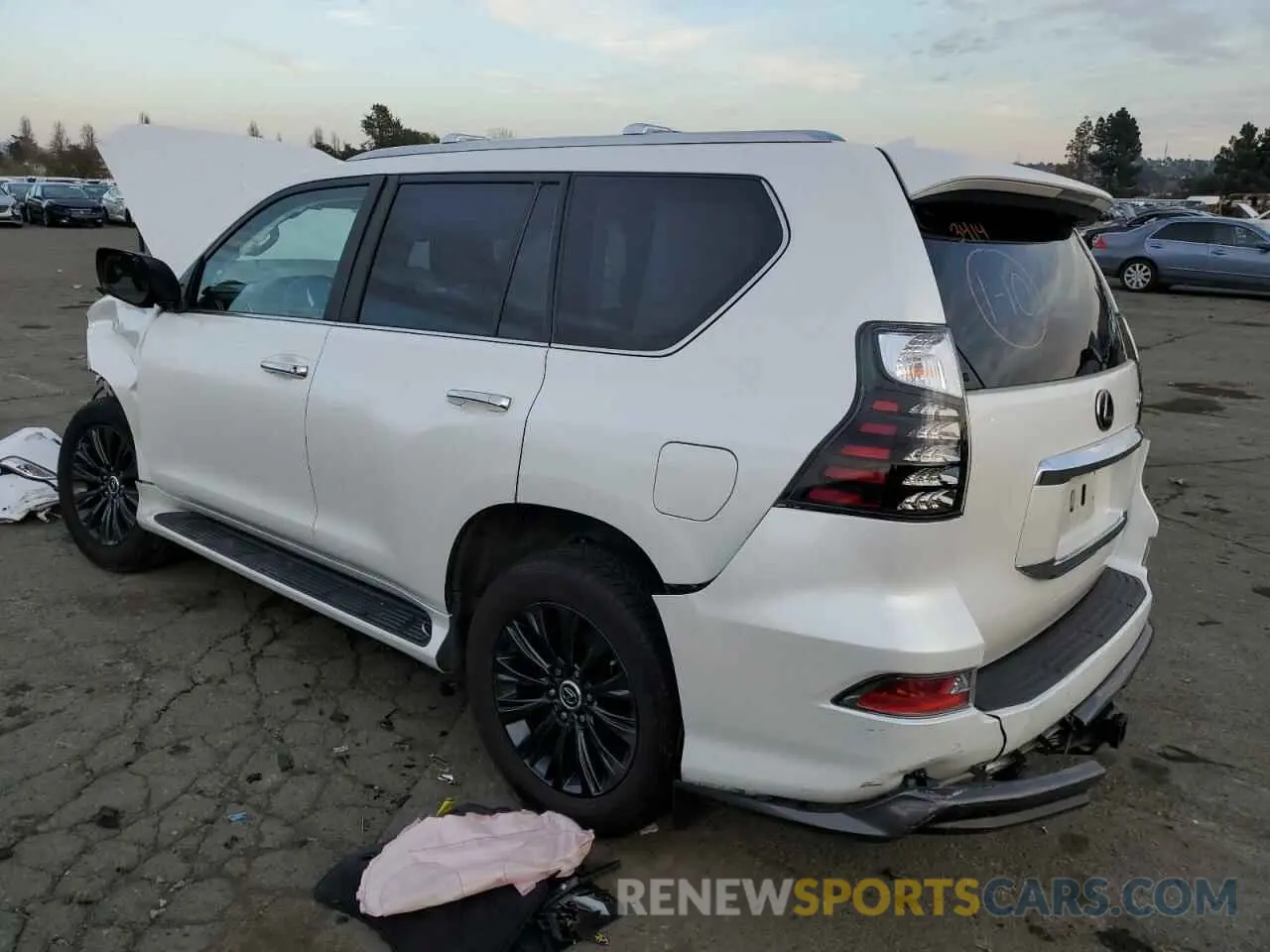 2 fotografías del automóvil dañado JTJGM7BX0P5361115 LEXUS GX 2023