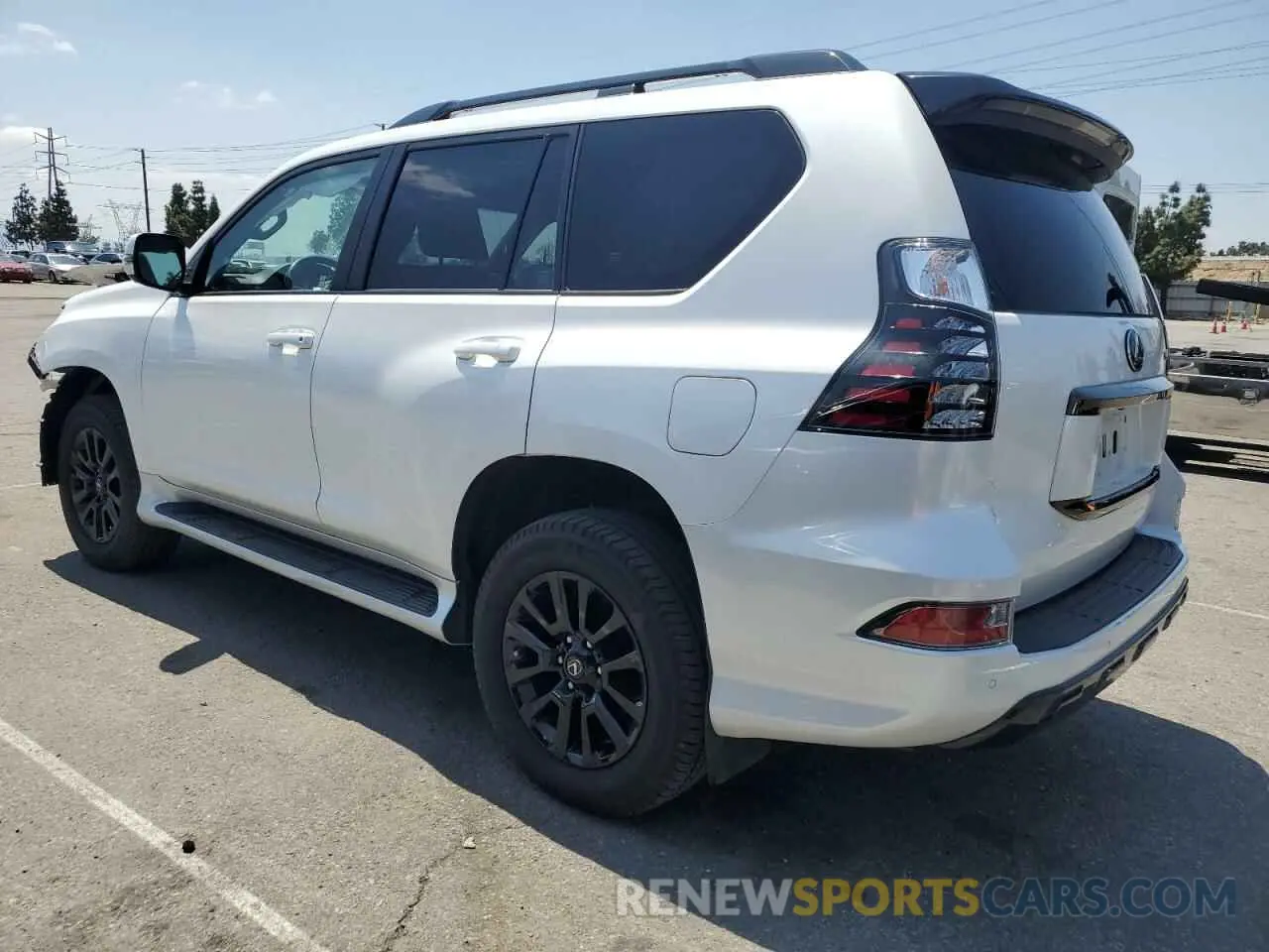 2 fotografías del automóvil dañado JTJSM7BX6P5342949 LEXUS GX 2023