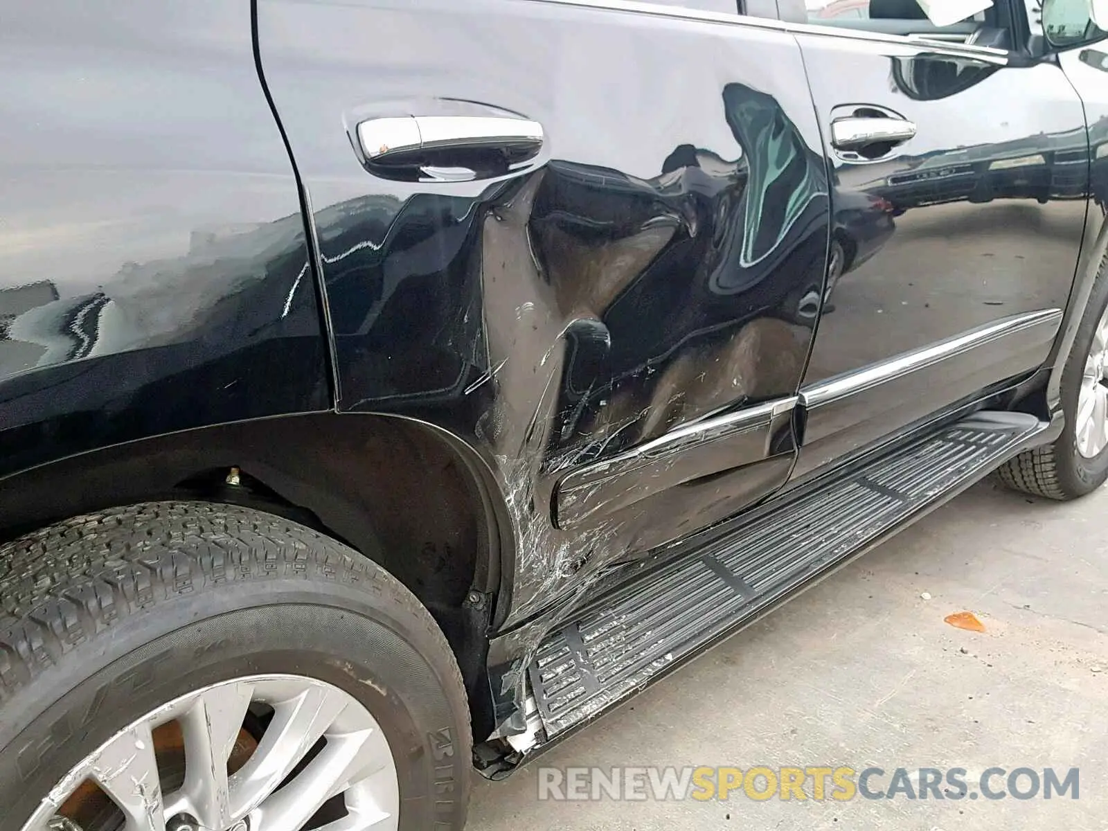 10 fotografías del automóvil dañado JTJBM7FX1K5212399 LEXUS GX 460 2019