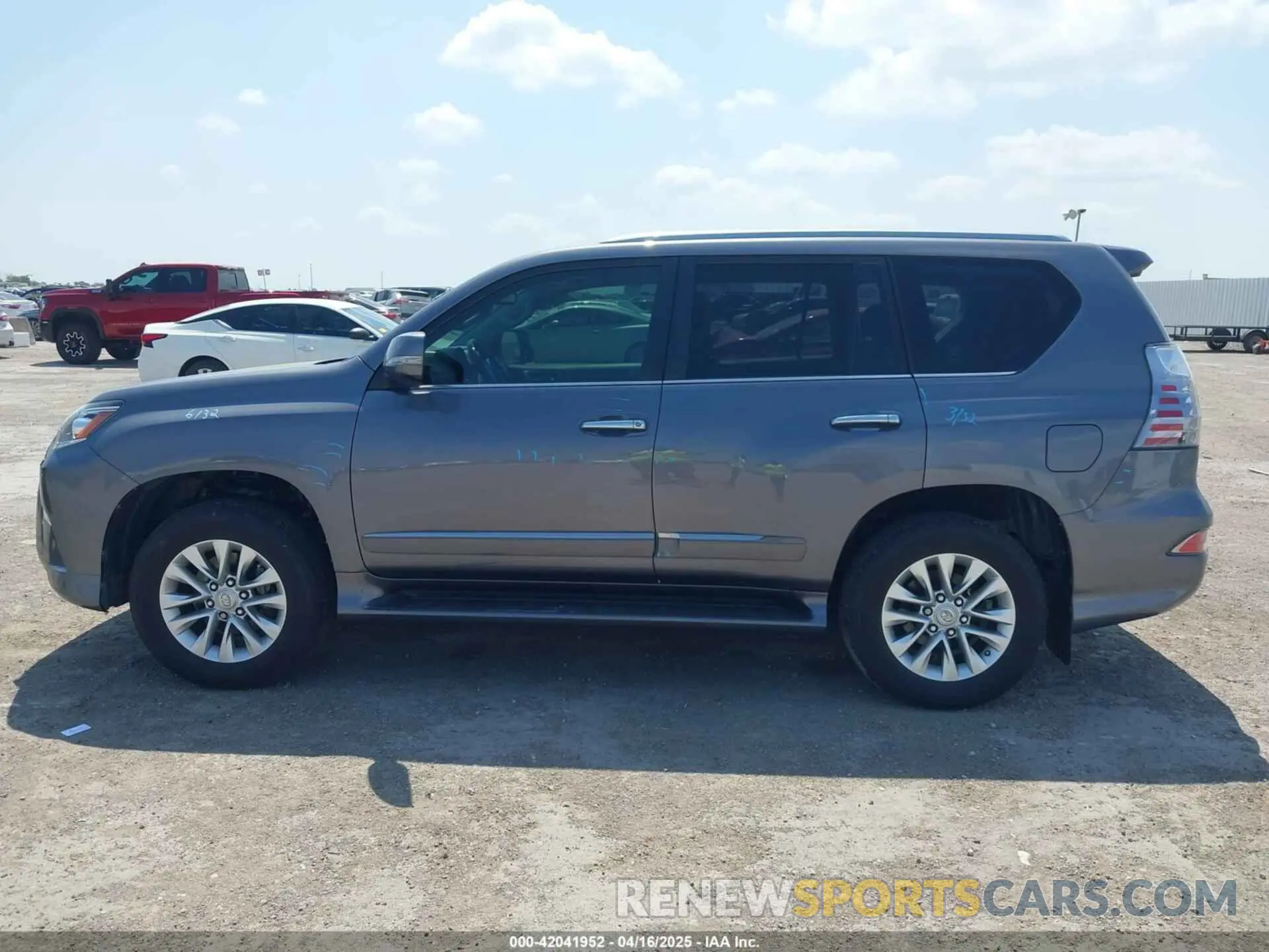 14 fotografías del automóvil dañado JTJBM7FX3K5222495 LEXUS GX 460 2019