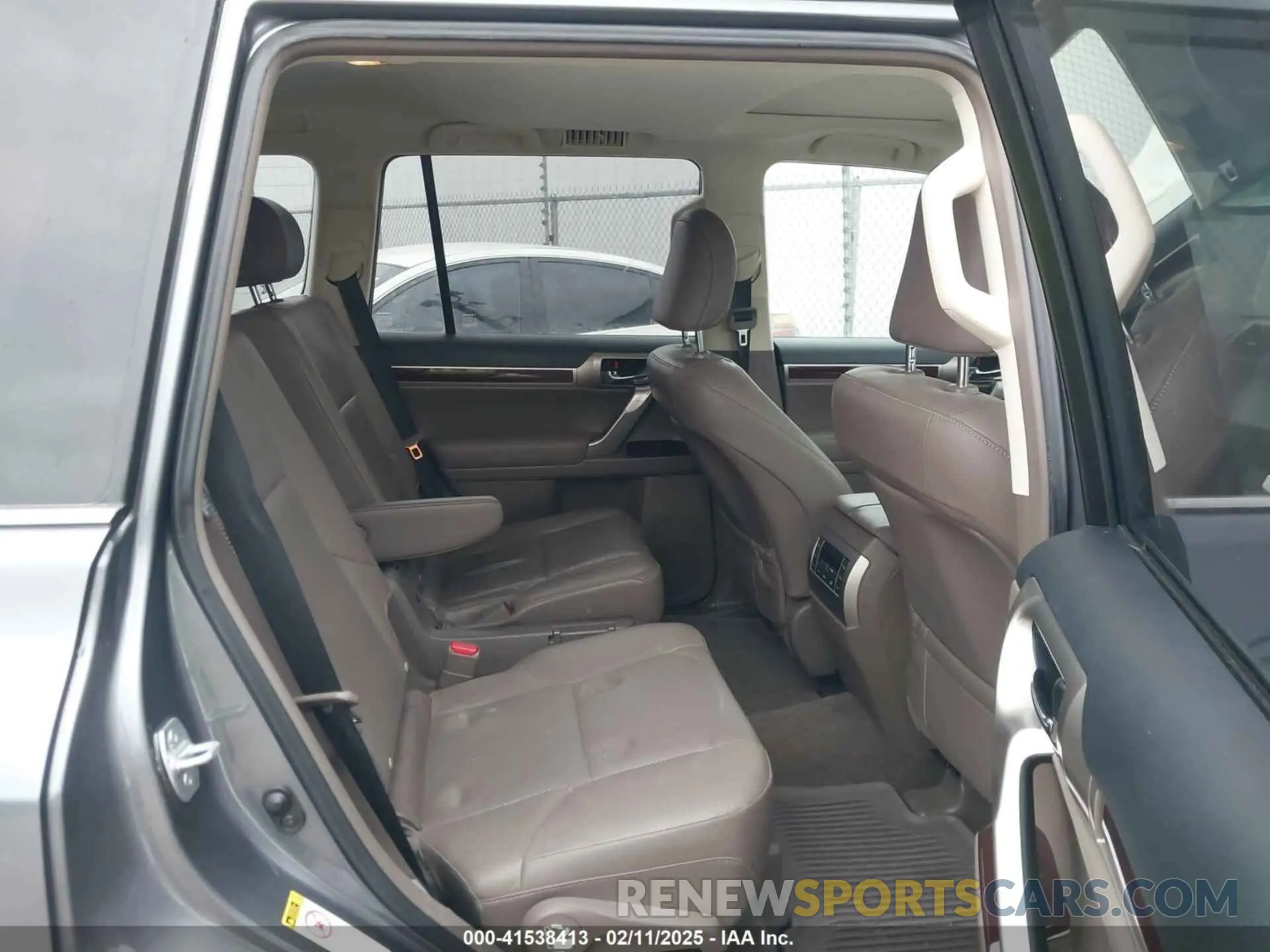 8 fotografías del automóvil dañado JTJBM7FX4K5219945 LEXUS GX 460 2019