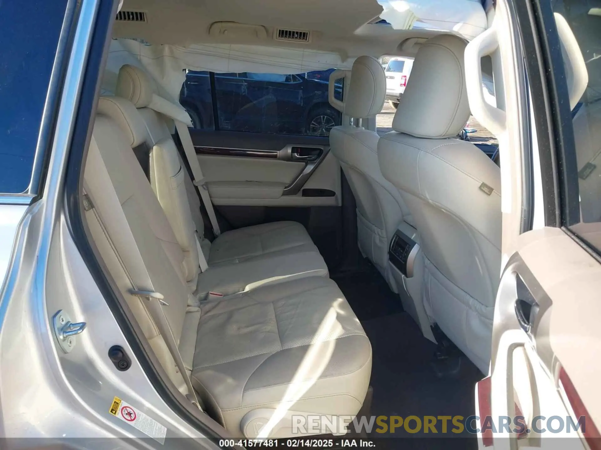8 fotografías del automóvil dañado JTJBM7FX5K5211143 LEXUS GX 460 2019