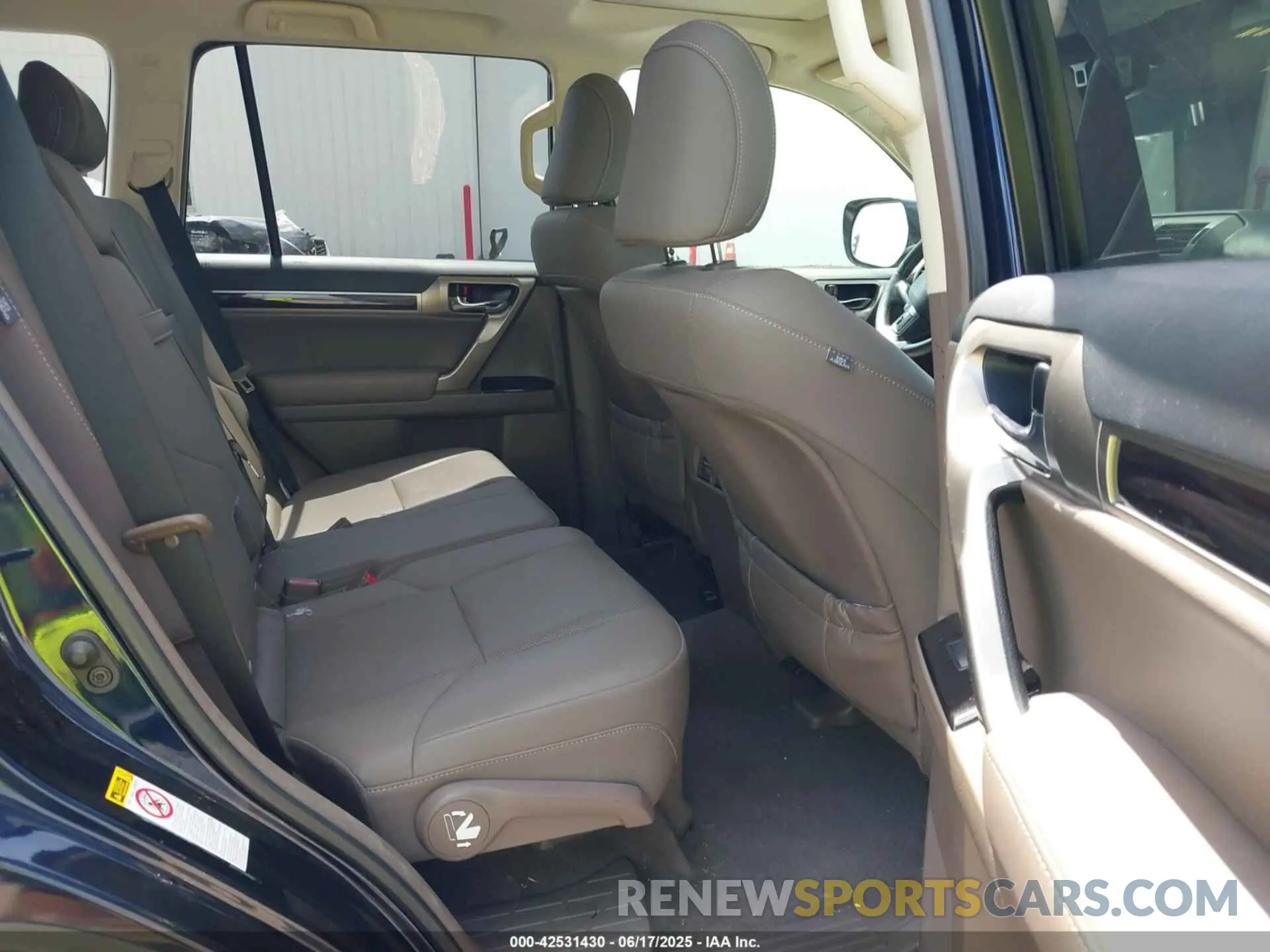 8 fotografías del automóvil dañado JTJBM7FX6K5228727 LEXUS GX 460 2019