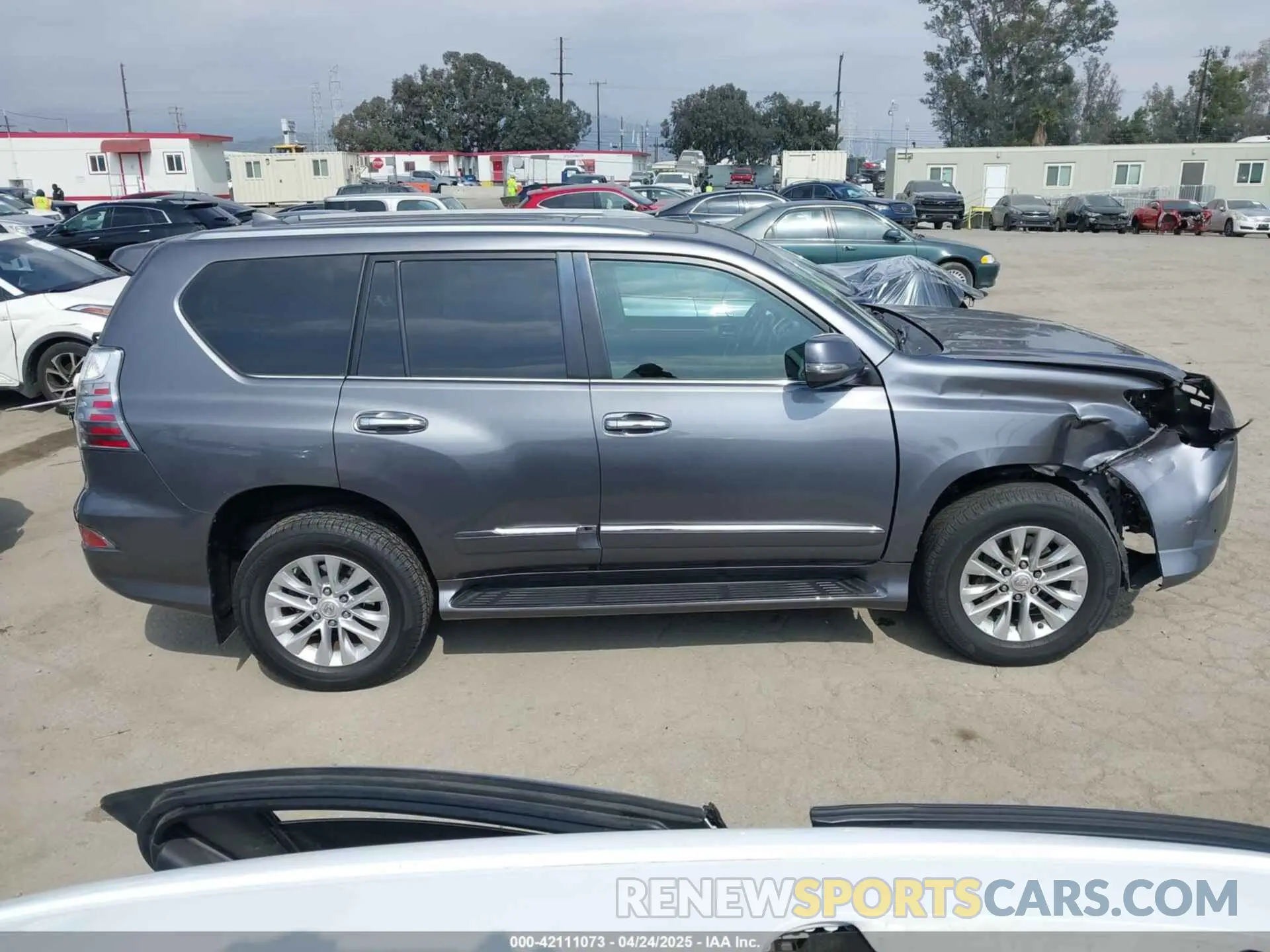 14 fotografías del automóvil dañado JTJBM7FX7K5212004 LEXUS GX 460 2019